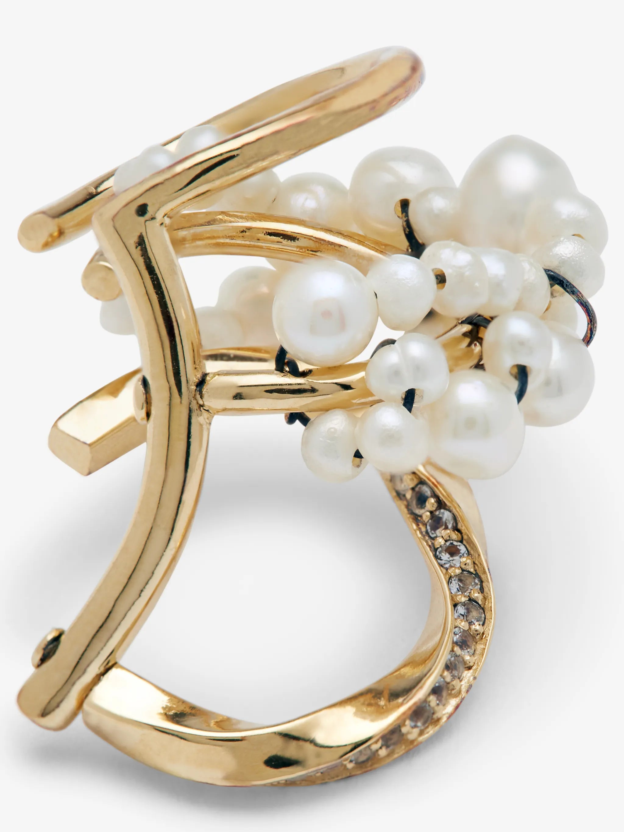 pearl-embellished ear cuff