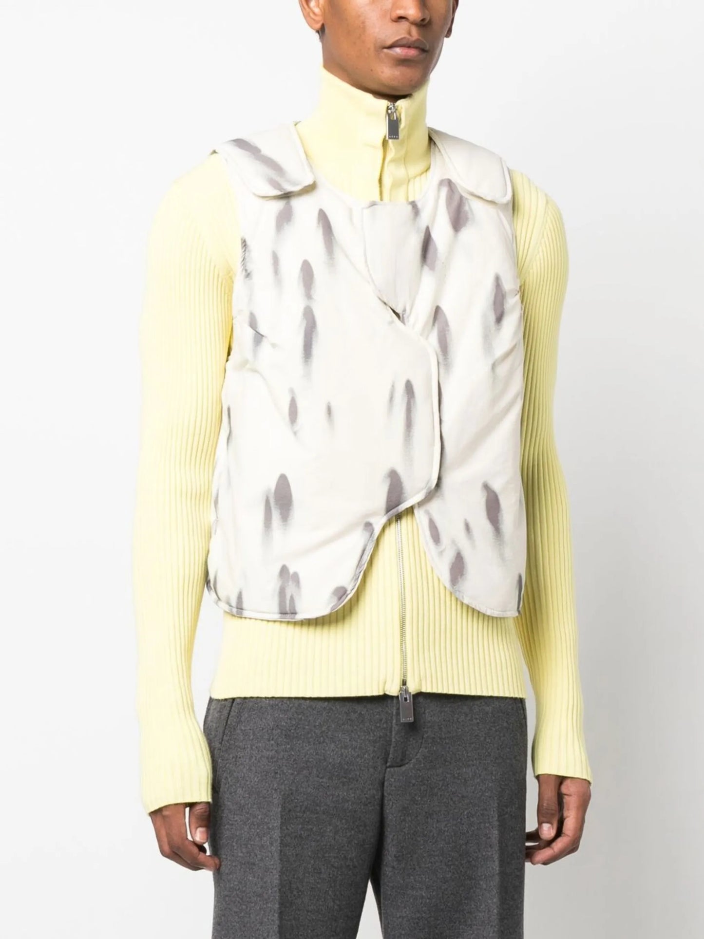 Blur asymmetric padded gilet