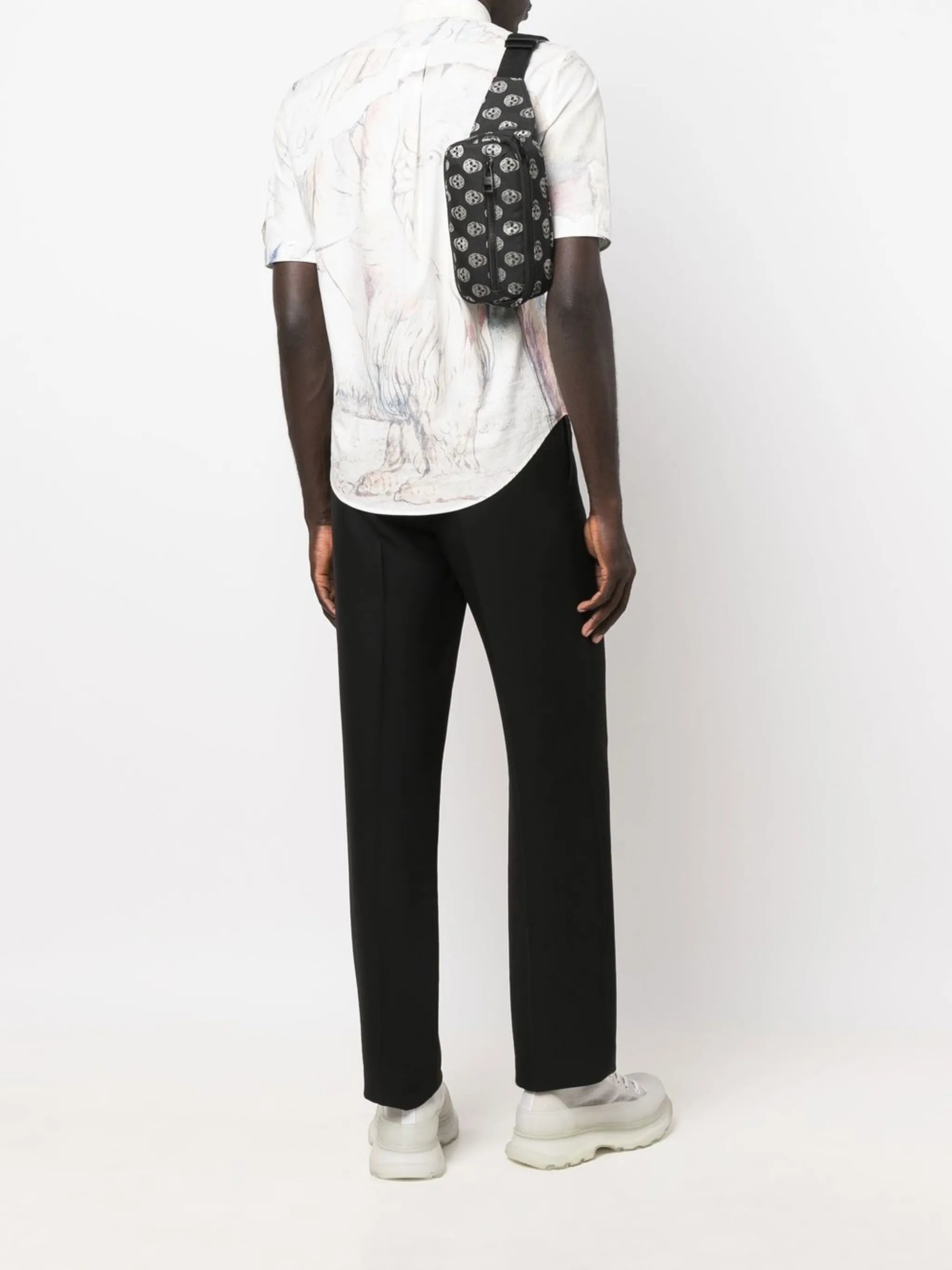 skull-motif zipped belt bag