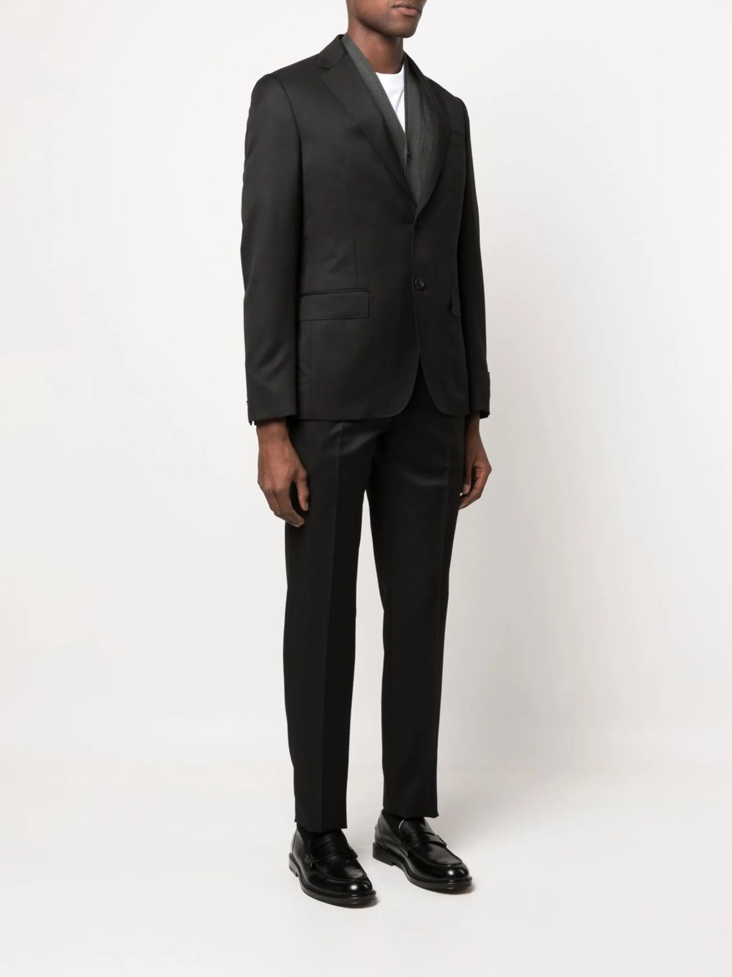 single-breasted tailored suit