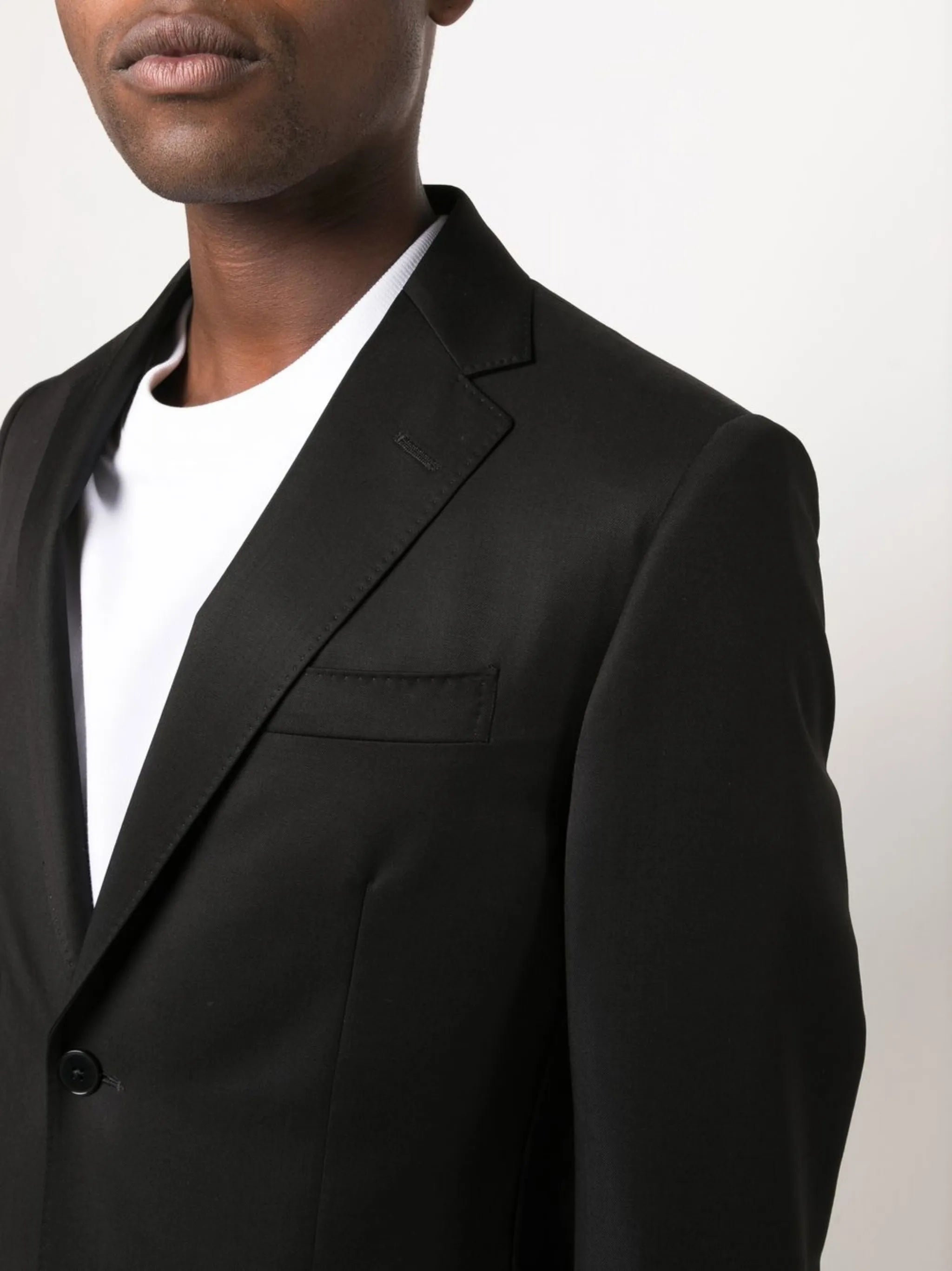 single-breasted tailored suit