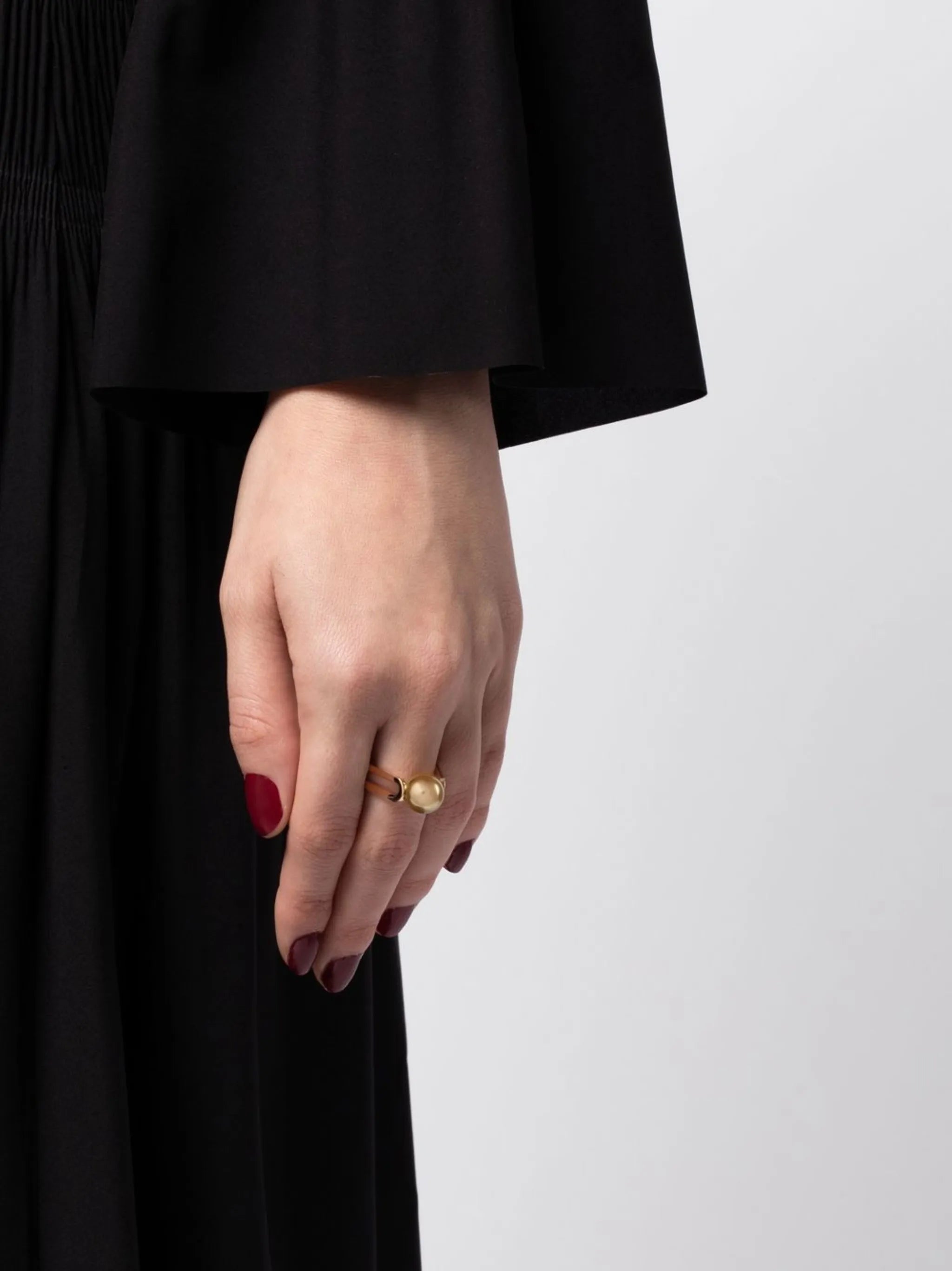 18kt yellow gold Solitaire Étreintes pearl ring