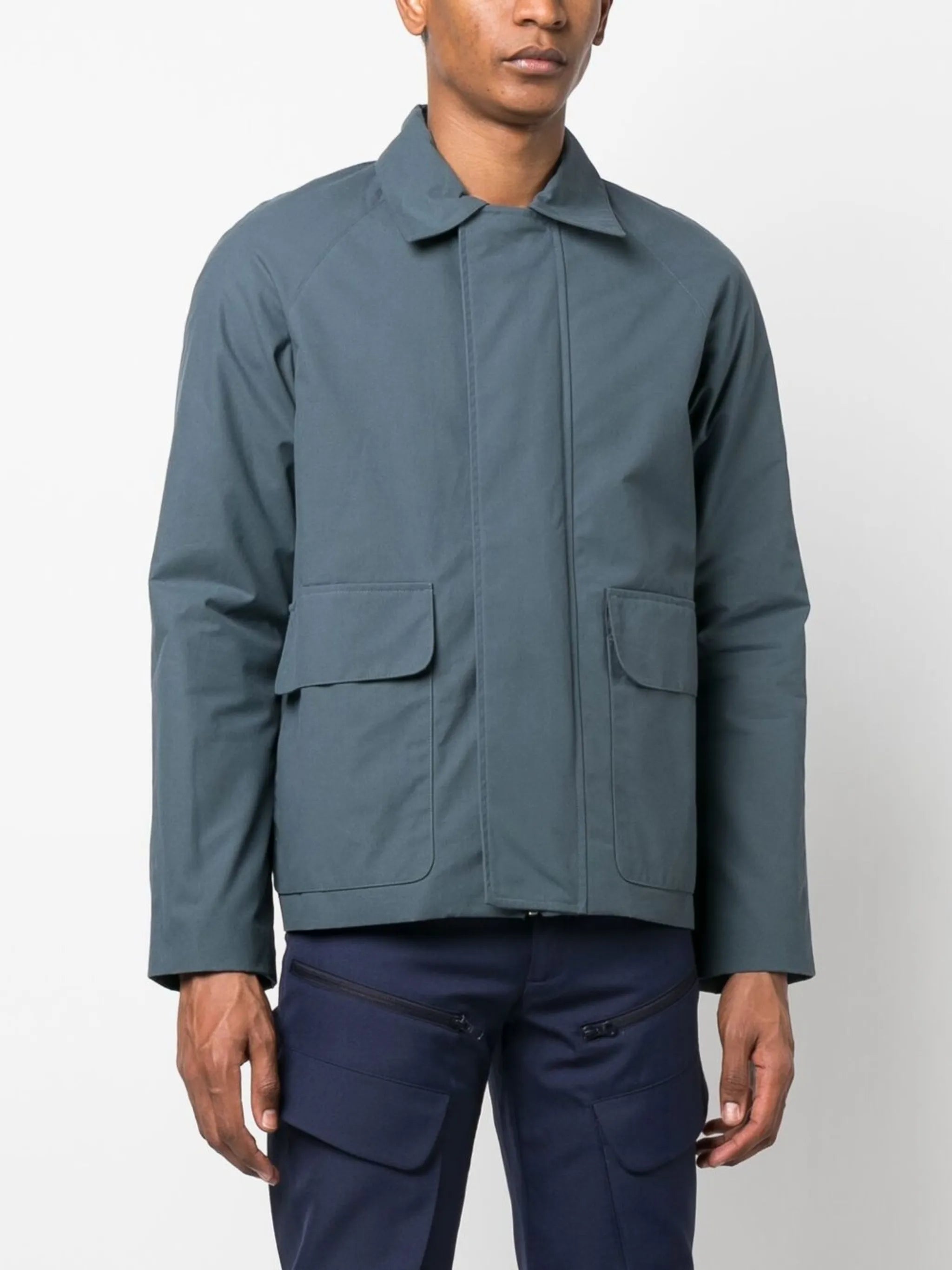 flap-pocket light jacket