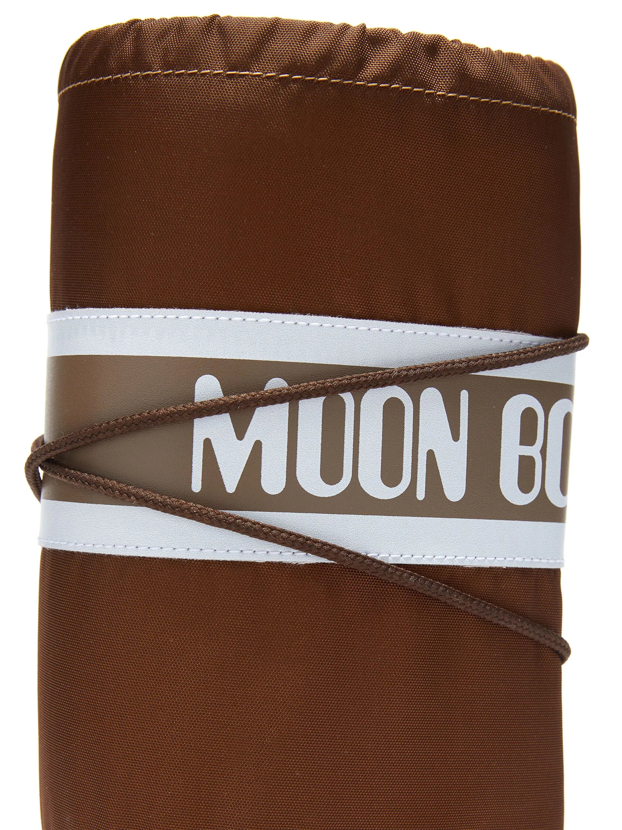 Icon lace-up snow boots