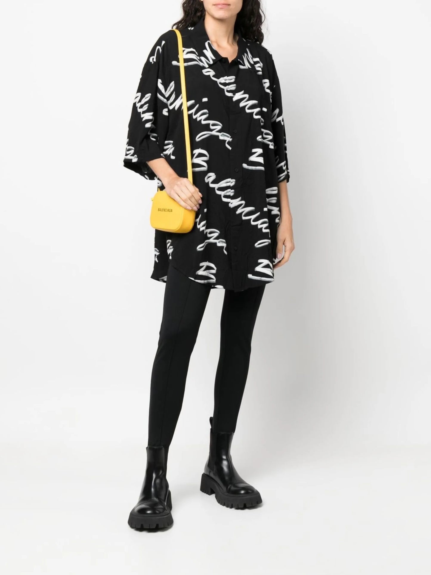 Minimal Scribble Logo-print shirt