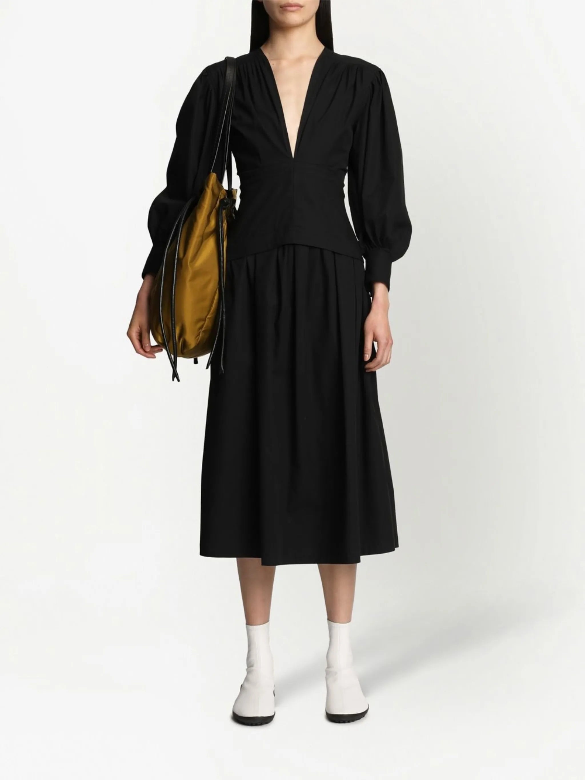 drawstring-fastened tote bag