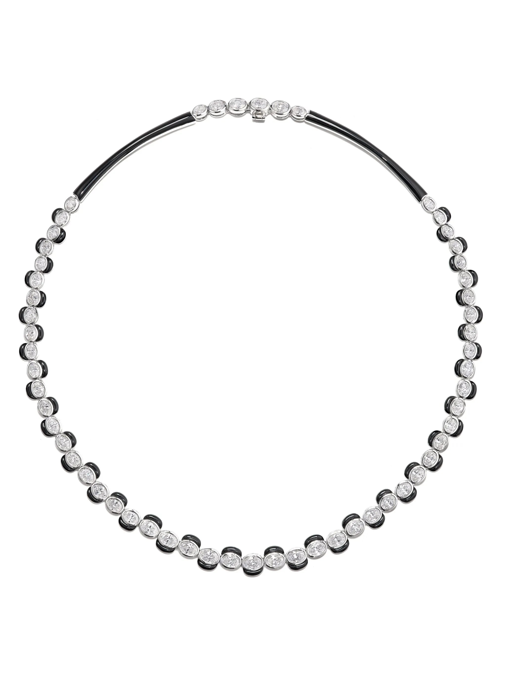 18kt white gold Oui diamond necklace