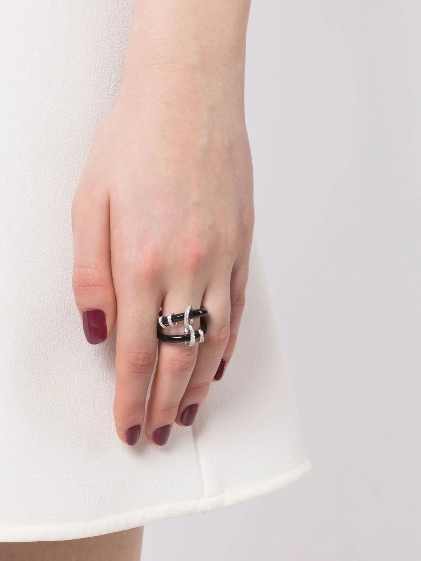 18kt white gold diamond and enamel ring