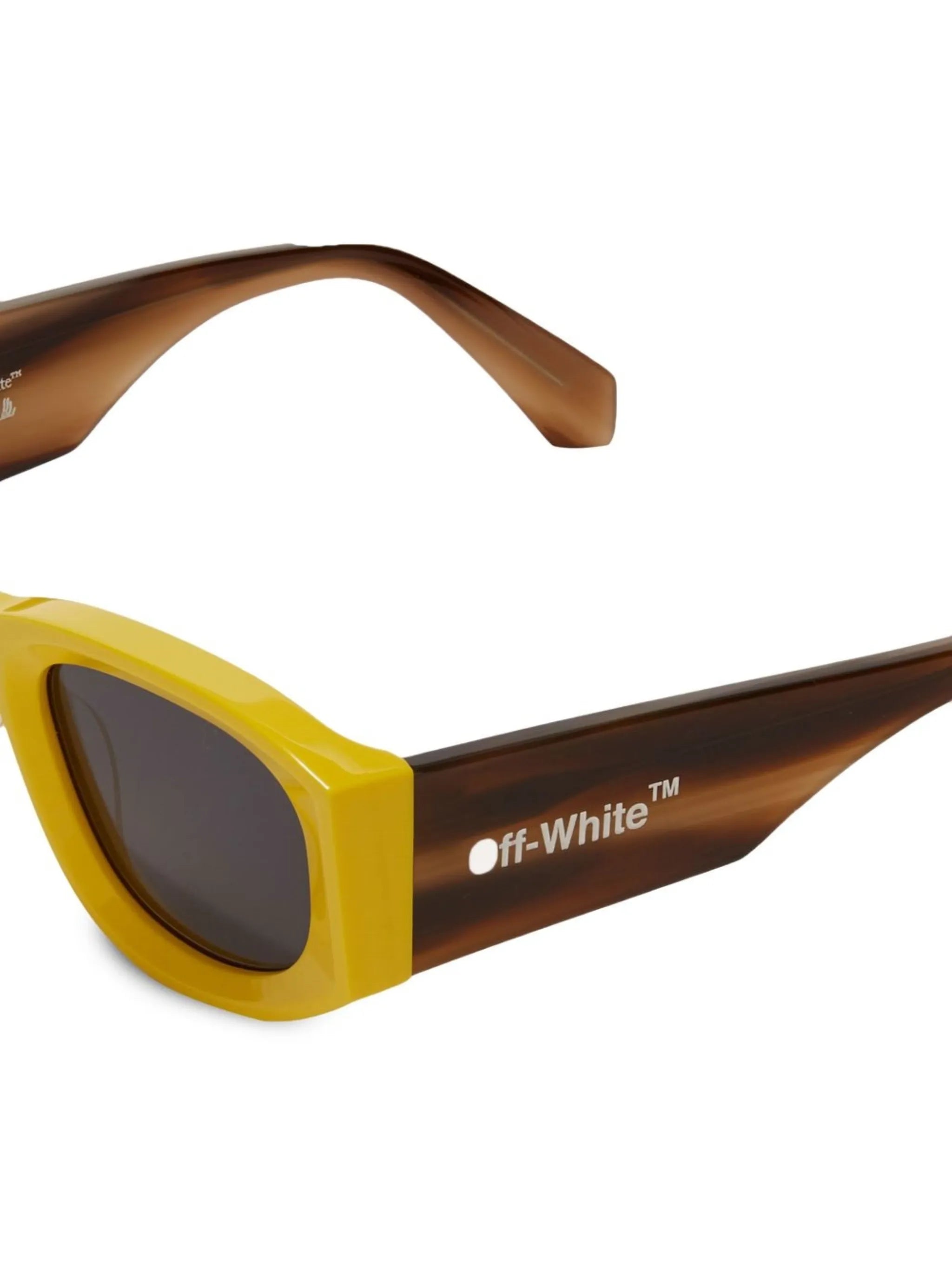 round-frame tinted sunglasses