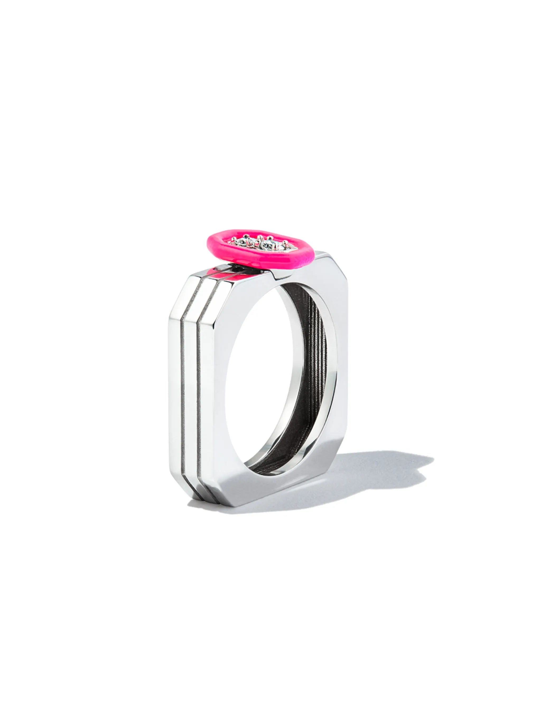 18kt white gold enamel and diamond ring