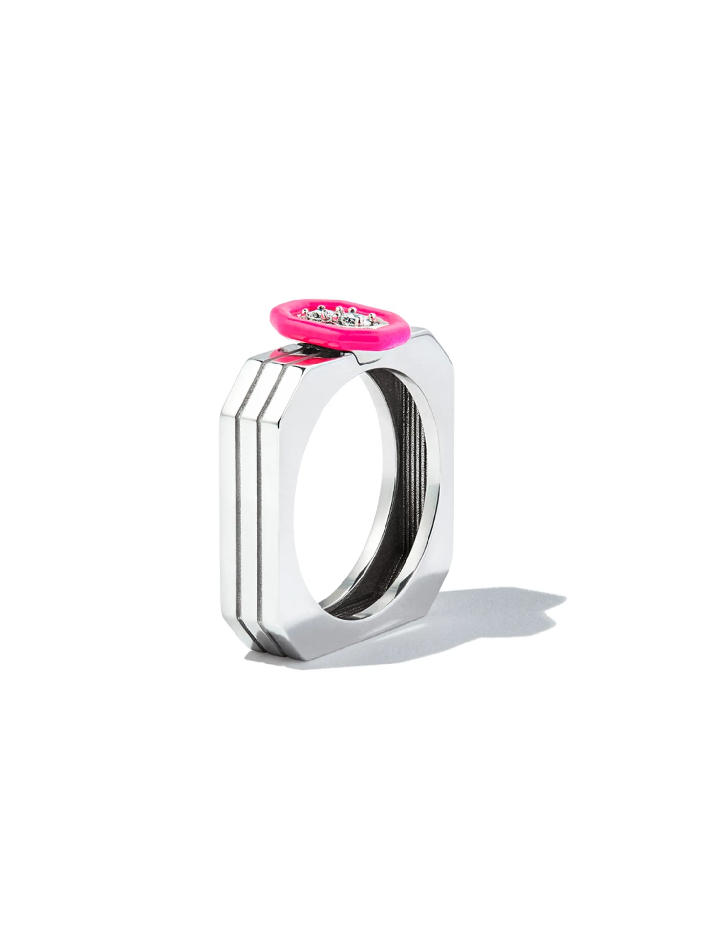 18kt white gold enamel and diamond ring