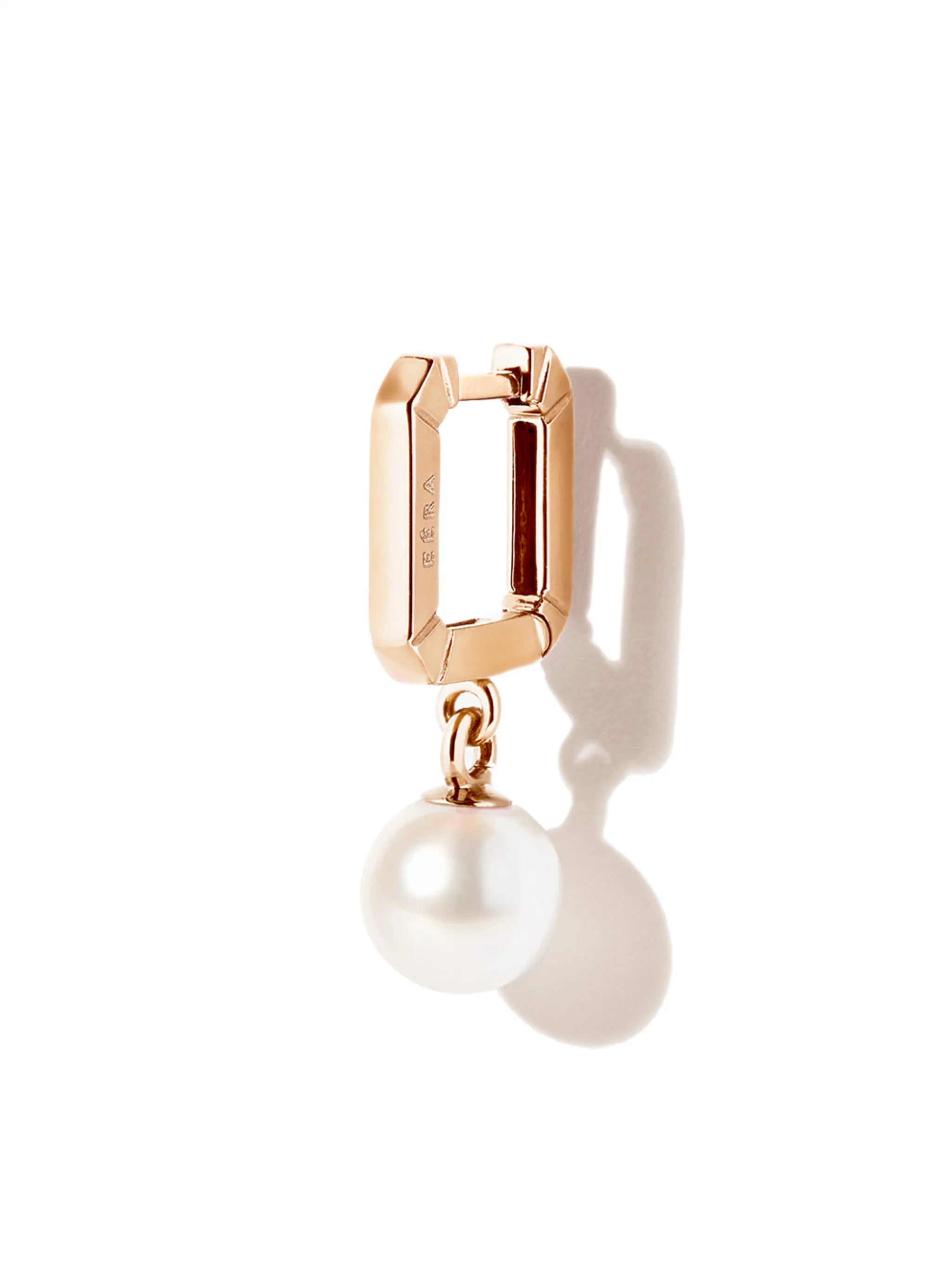 18kt yellow gold Square pearl huggie hoop earring