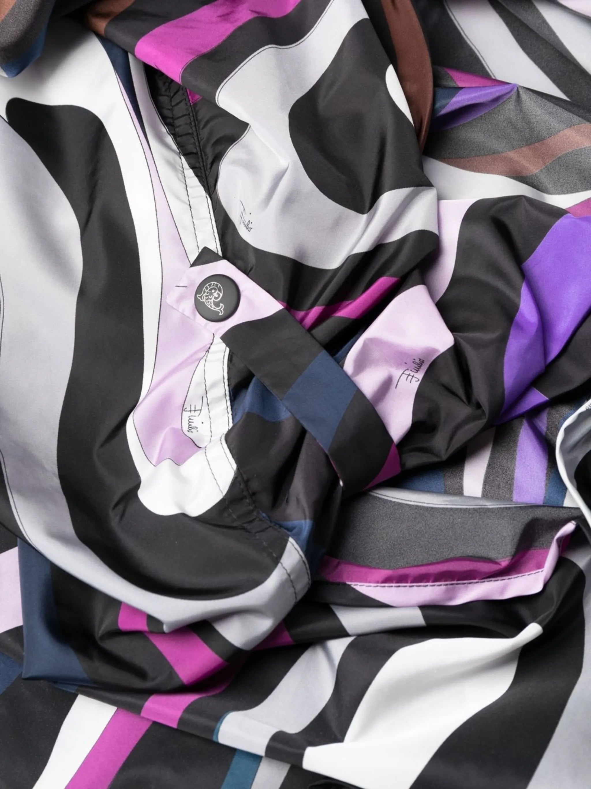 Marmo-print cape