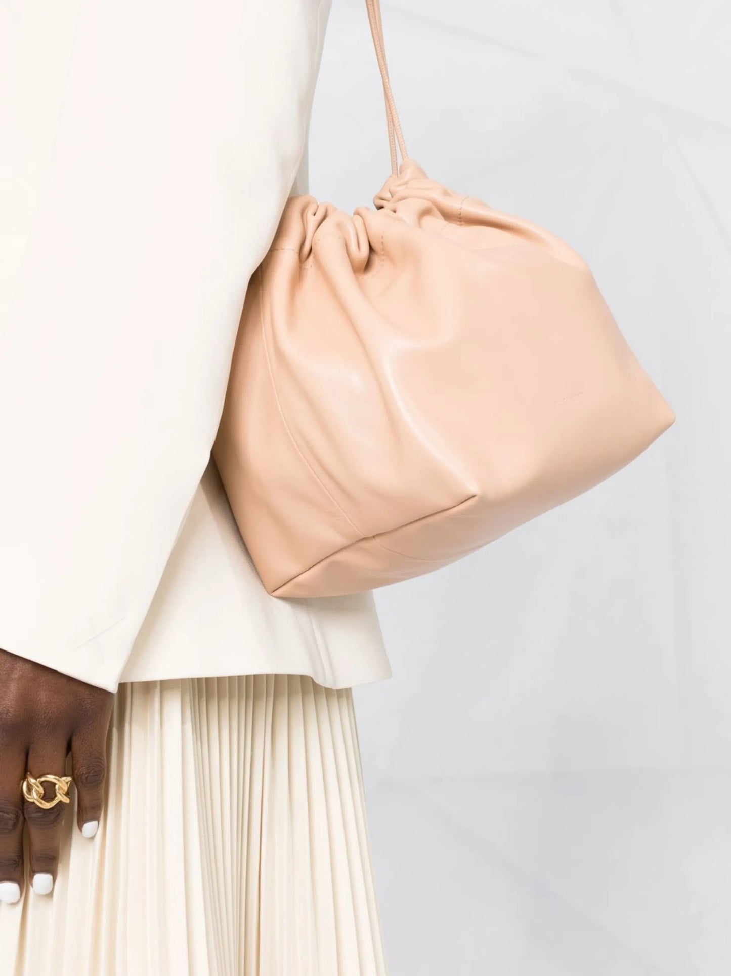 drawstring-fastening shoulder bag