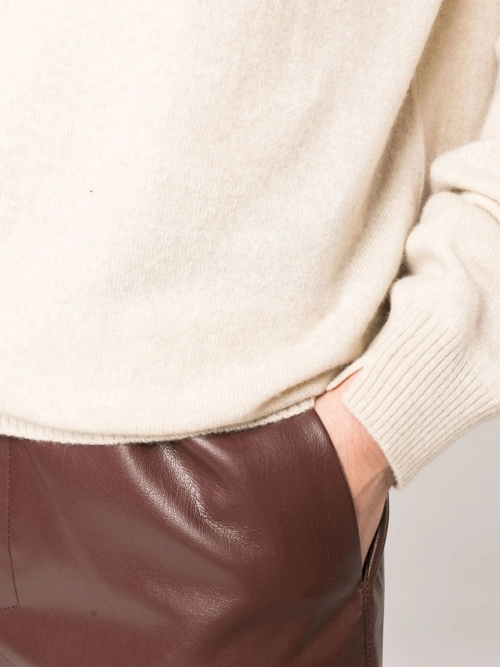 V-neck cashmere jumper