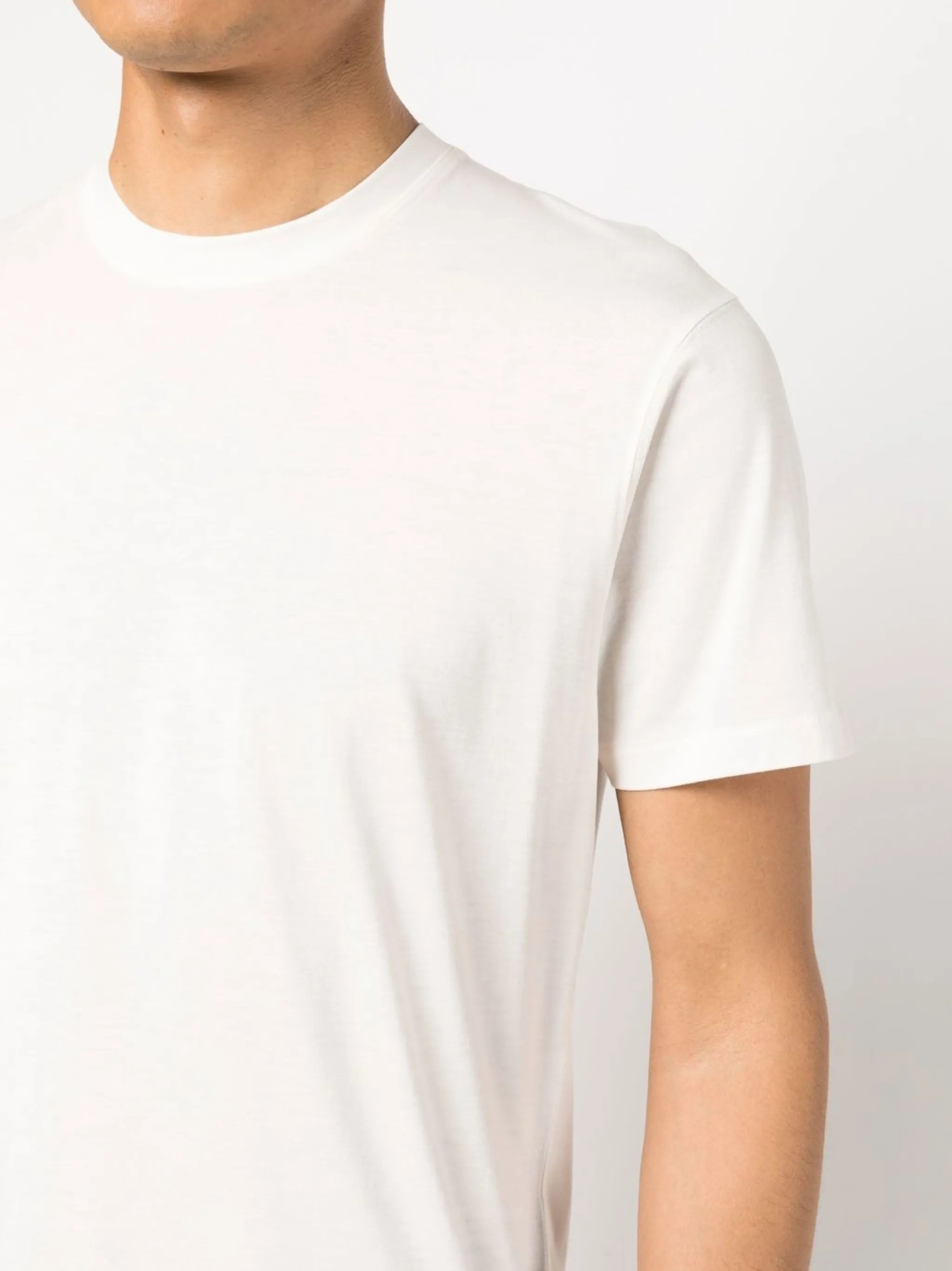 short-sleeve round-neck T-shirt