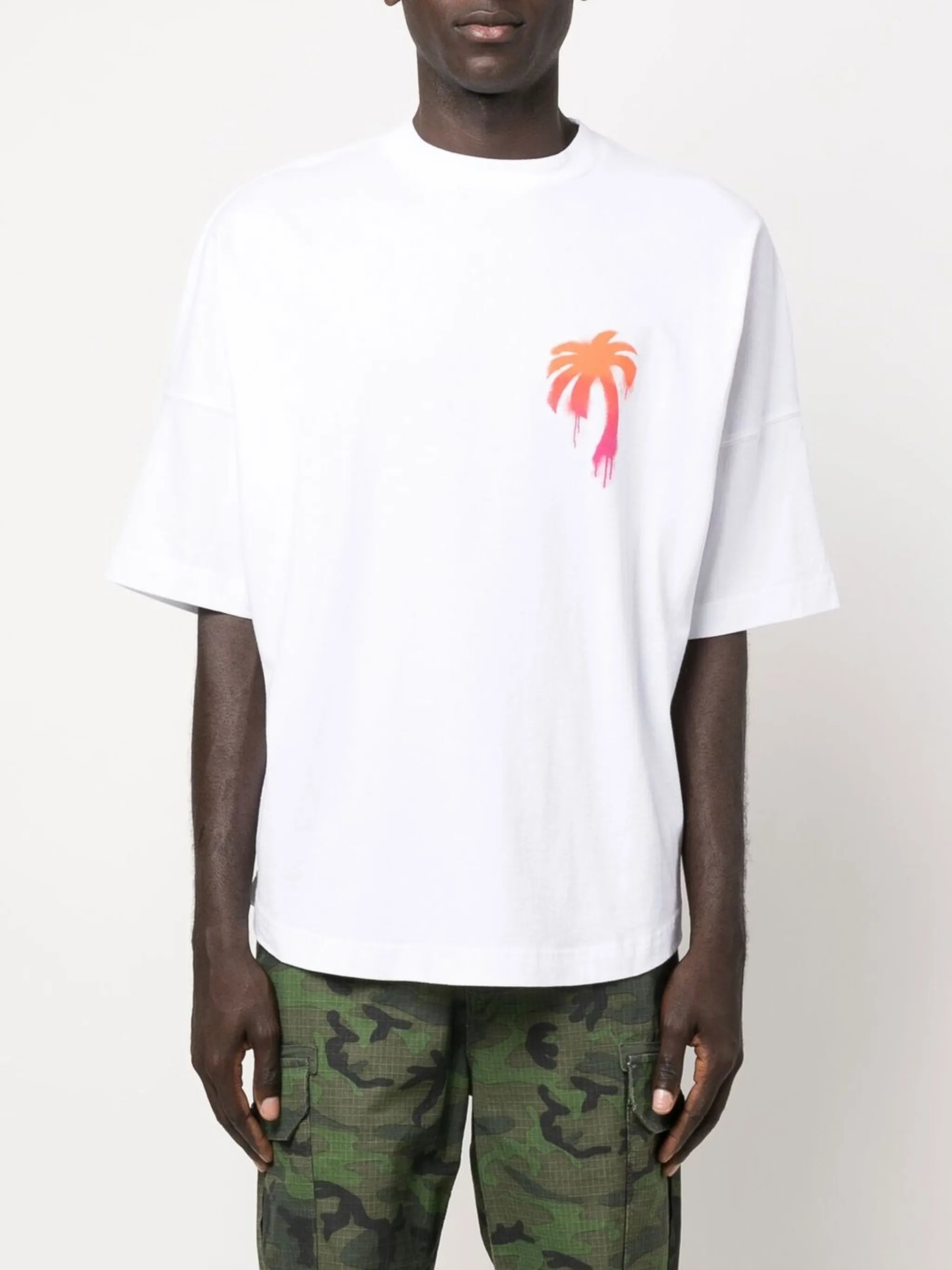 spray-effect logo-print T-shirt