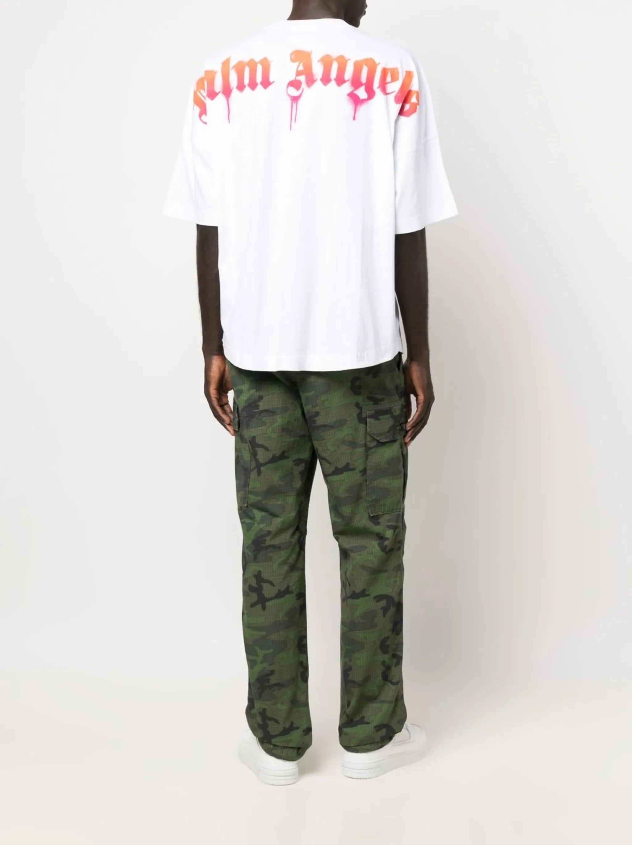 spray-effect logo-print T-shirt