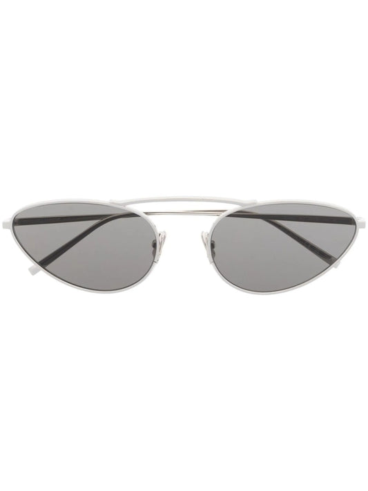 cat-eye tinted sunglasses