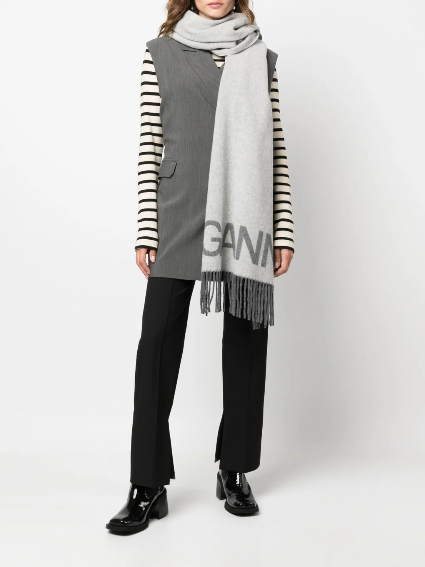 logo-print tassel-trim scarf