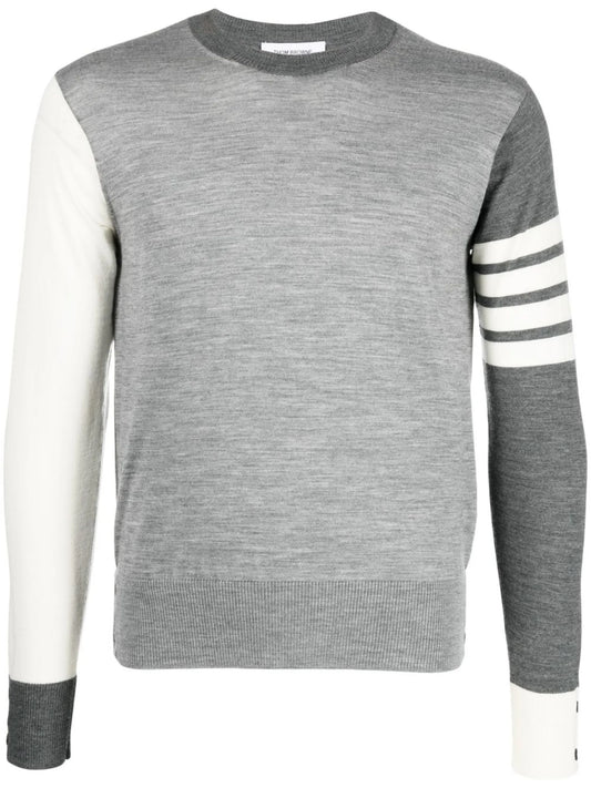 contrast-panel jumper
