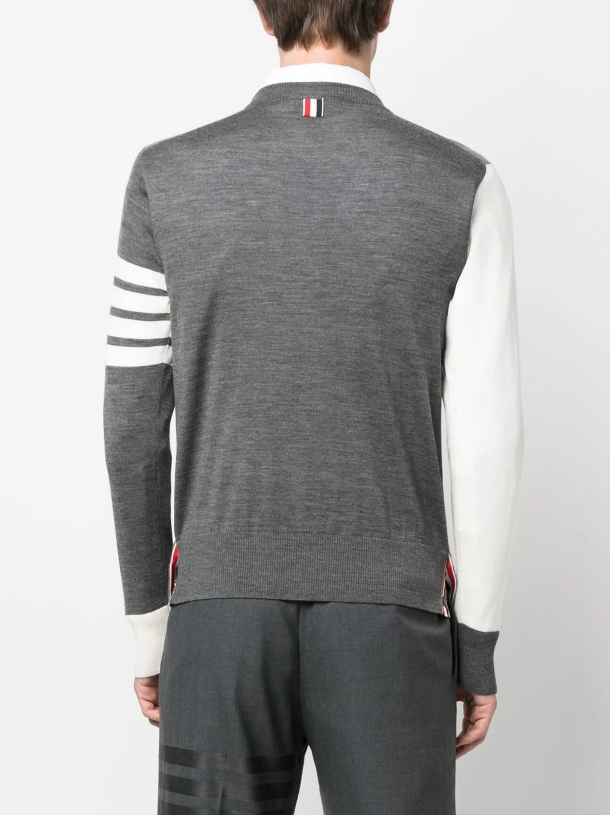 contrast-panel jumper