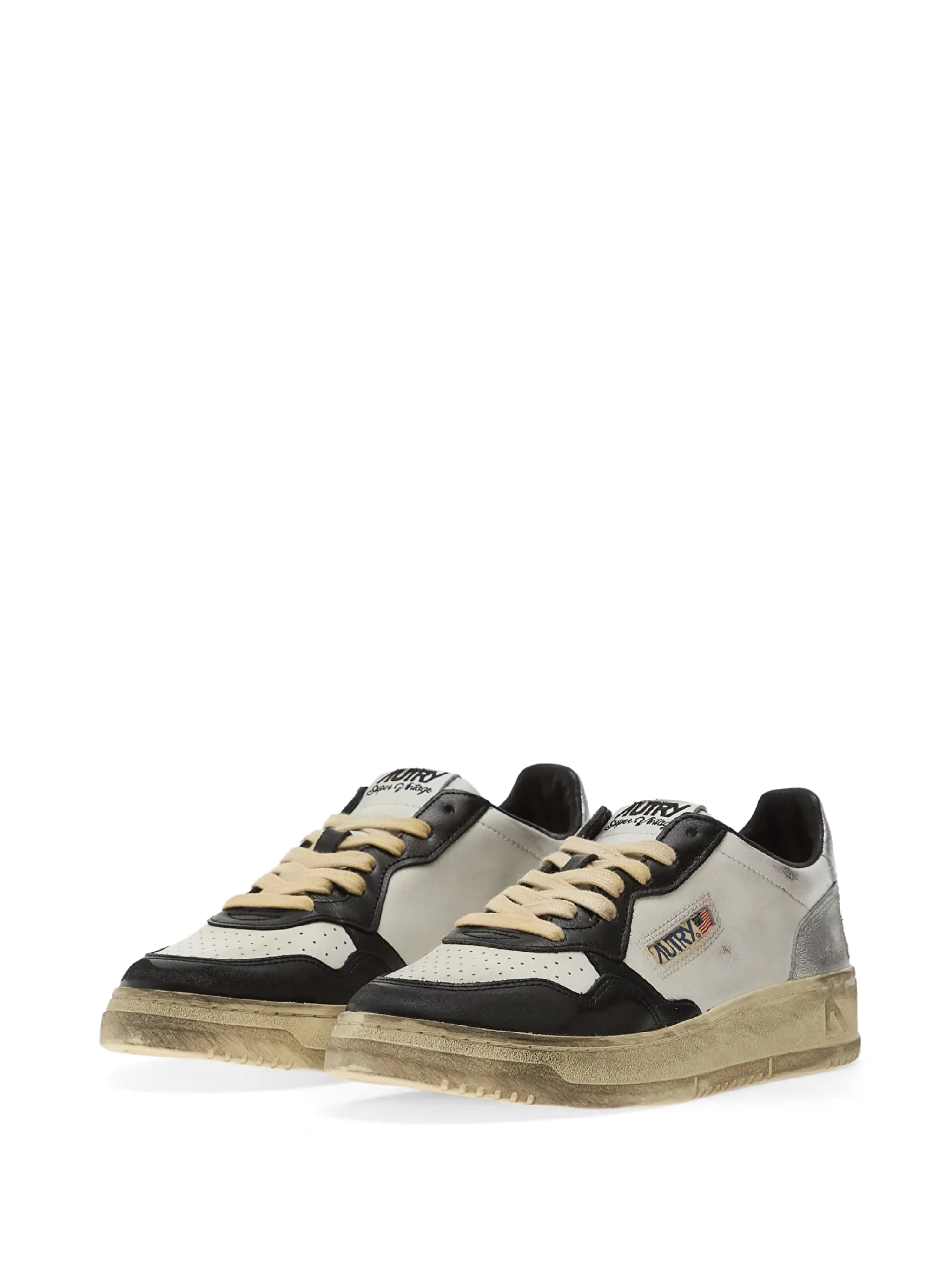 Medalist low-top sneakers