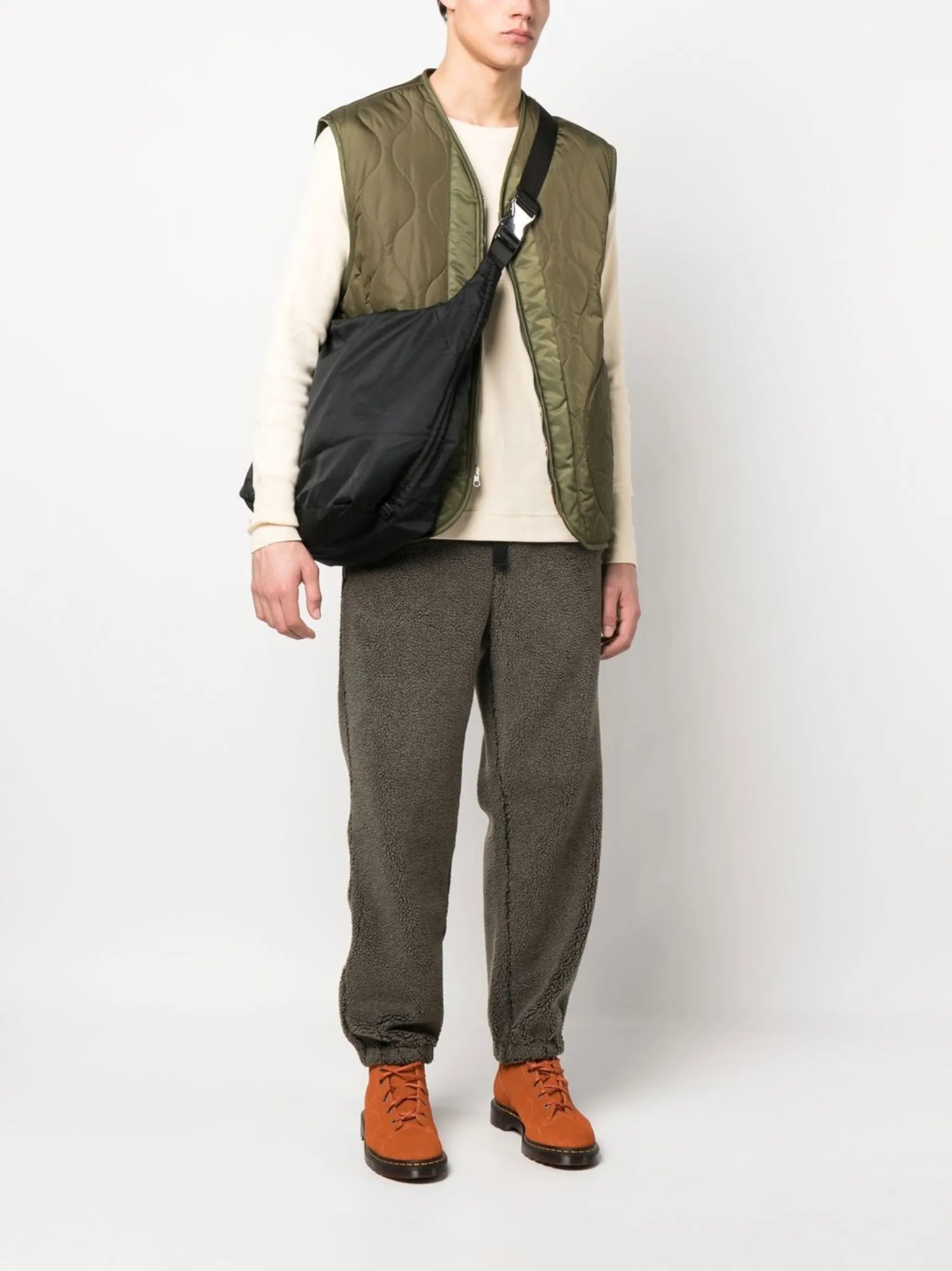 buckle-detail shoulder bag