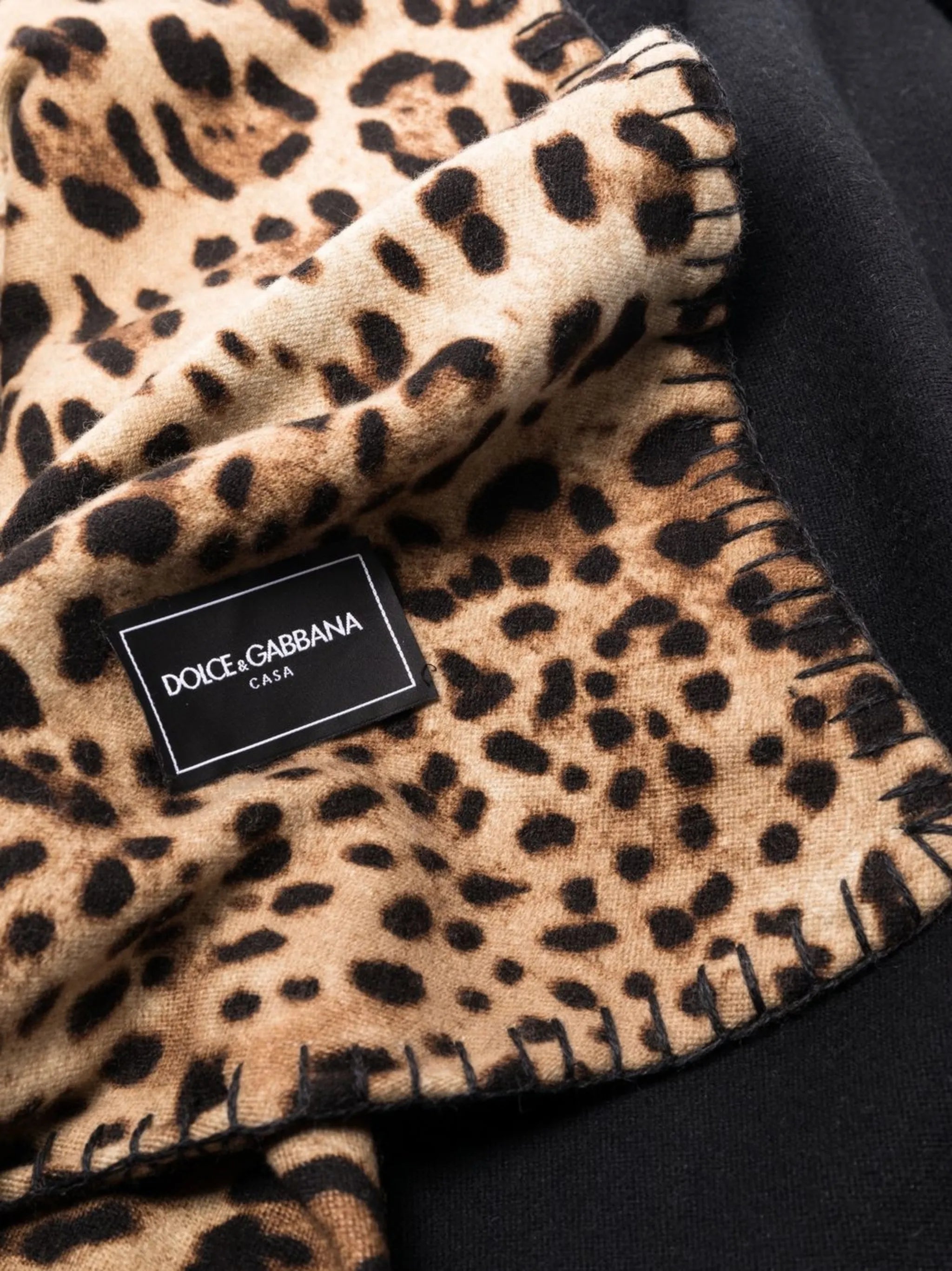 leopard print 140cm x 180cm blanket