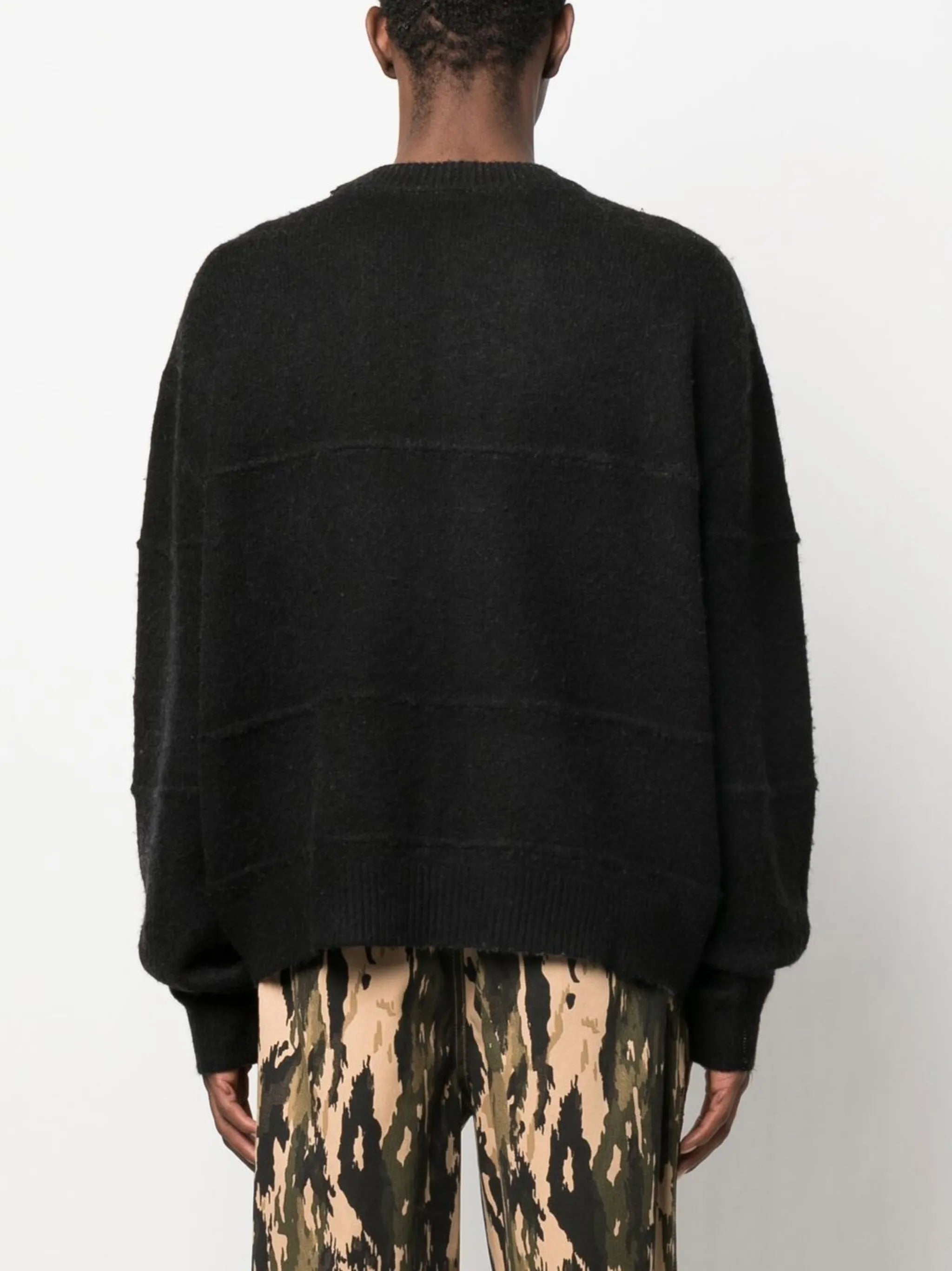 logo-embroidered knitted jumper