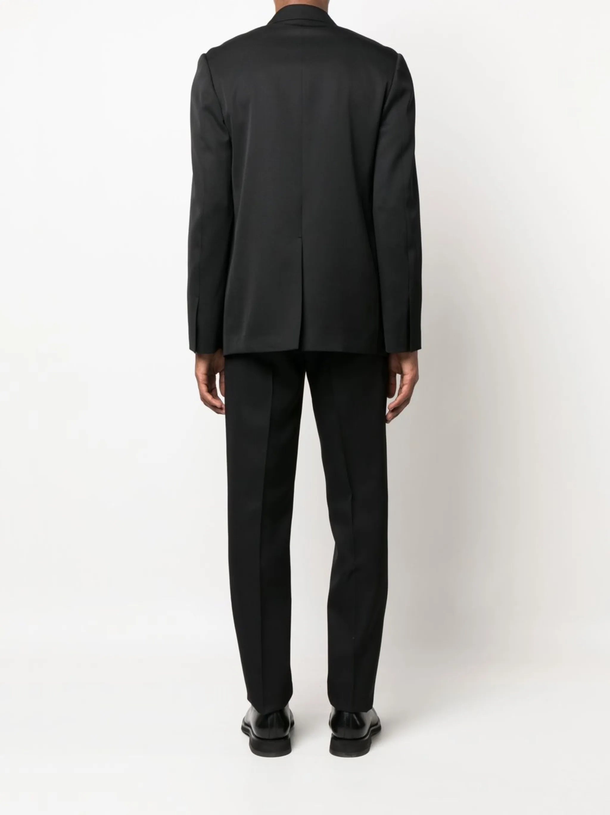 slim-fit single-breasted suit