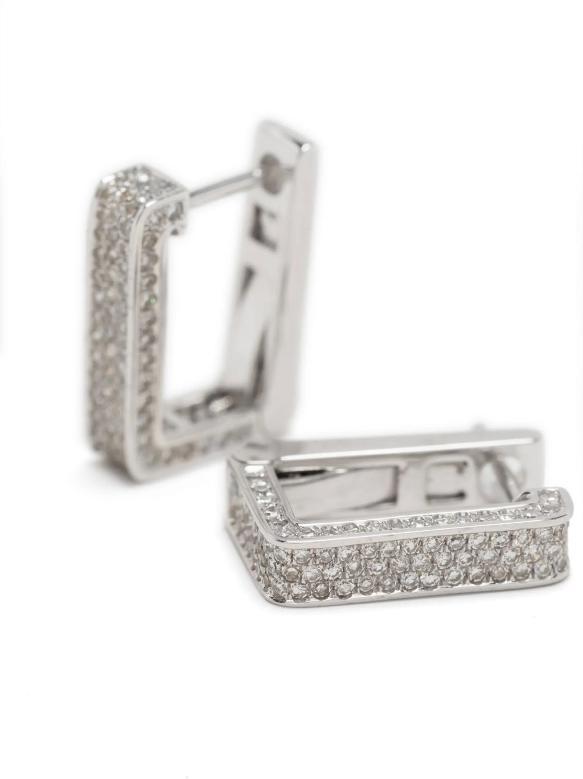 18kt White Gold Deco pavé diamods earrings