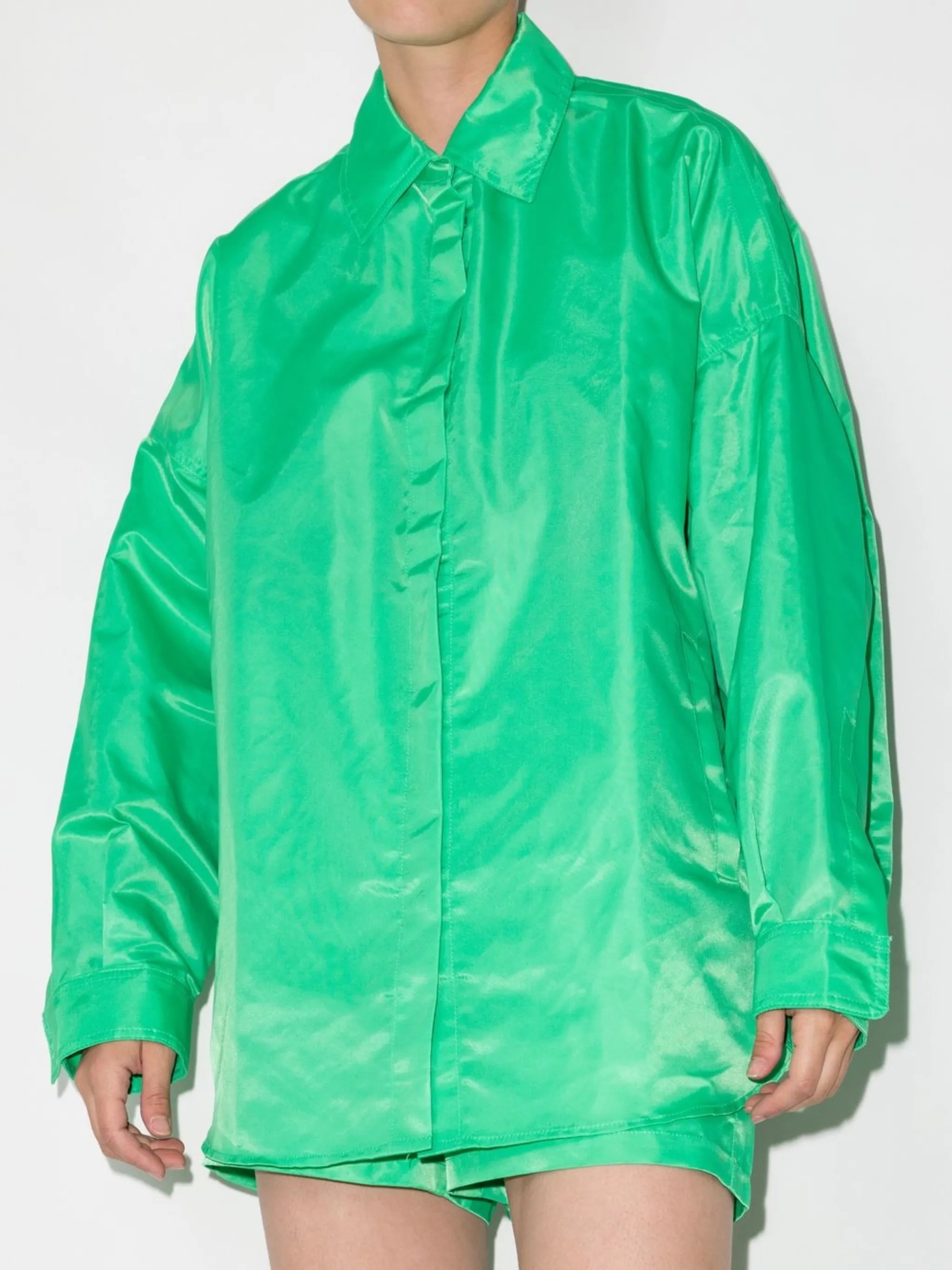 long-sleeve button-fastening shirt