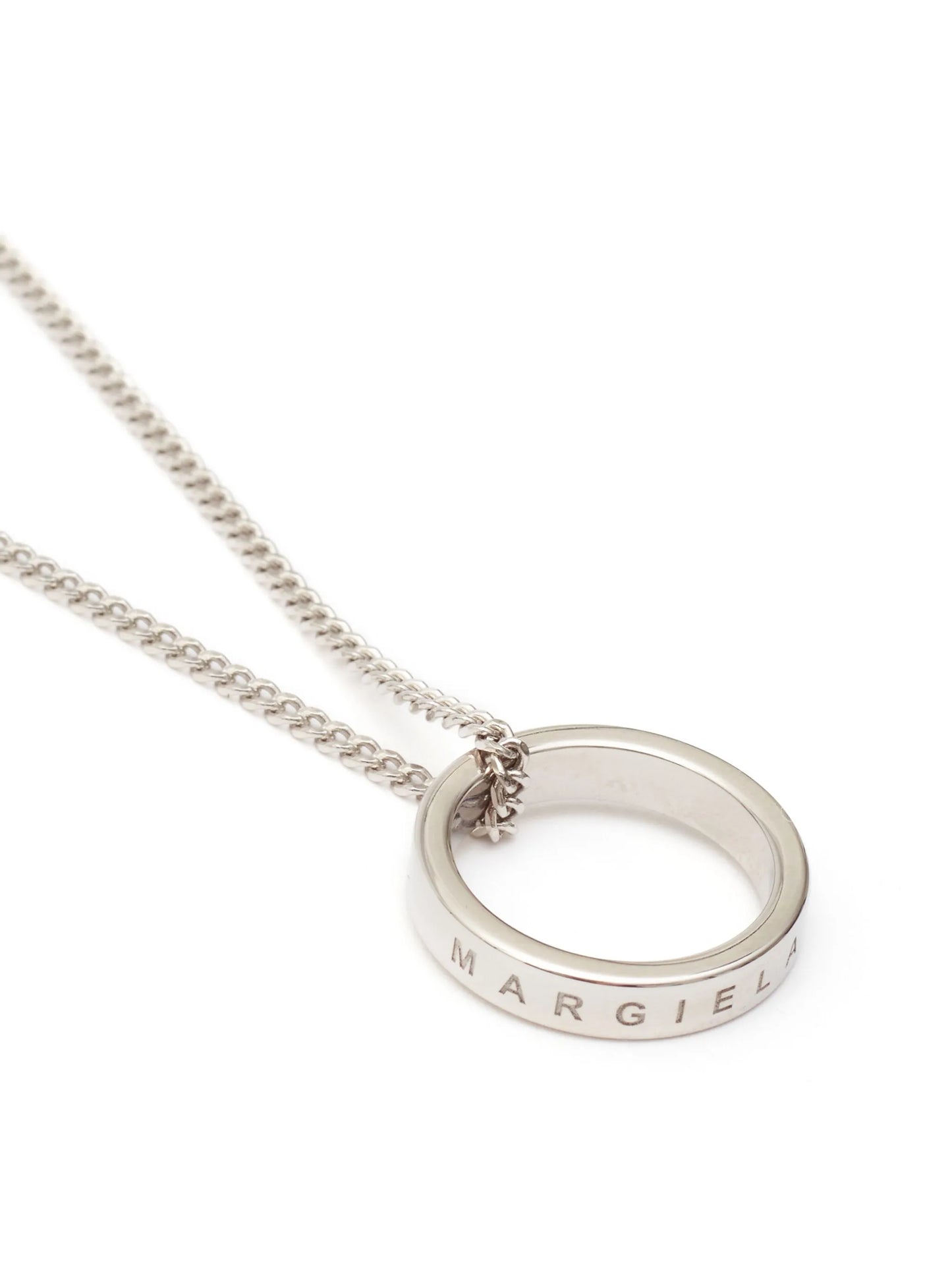 Minimal engraved pendant necklace
