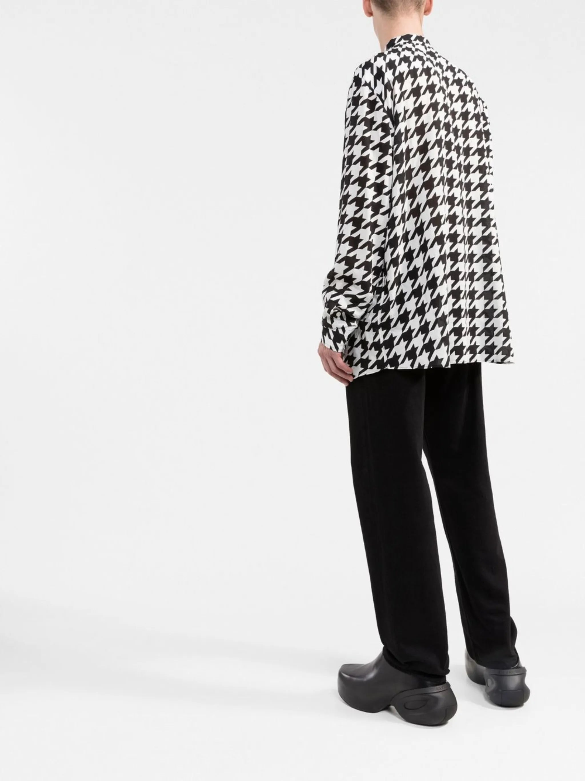 houndstooth-print collarless shirt