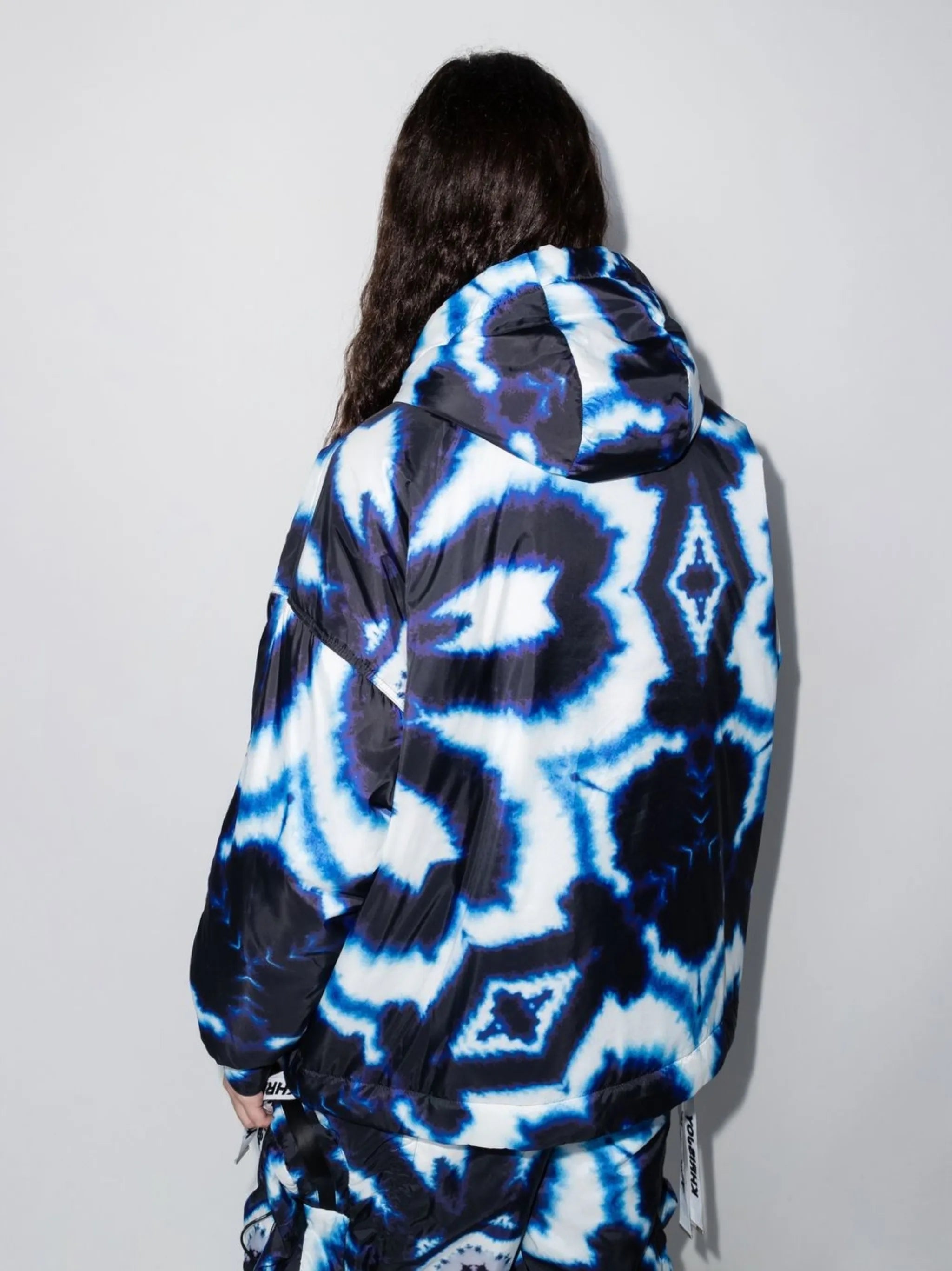 tie-dye zip-fastening jacket