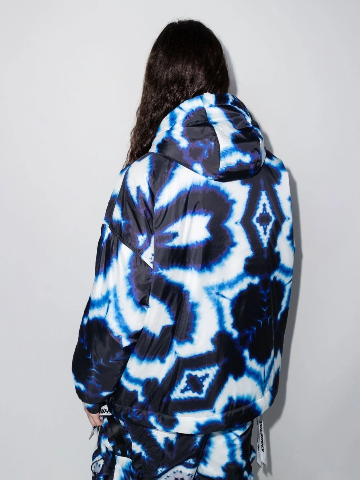 tie-dye zip-fastening jacket