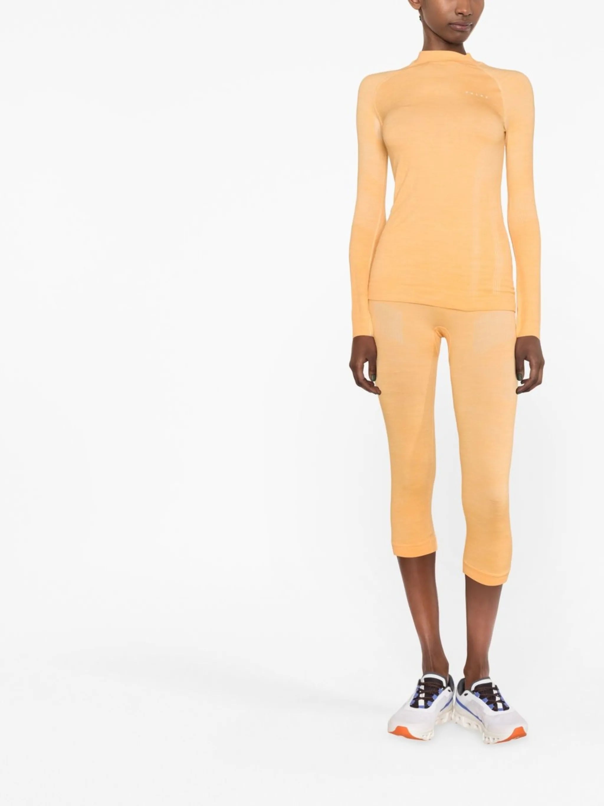 three-quarter length leggings