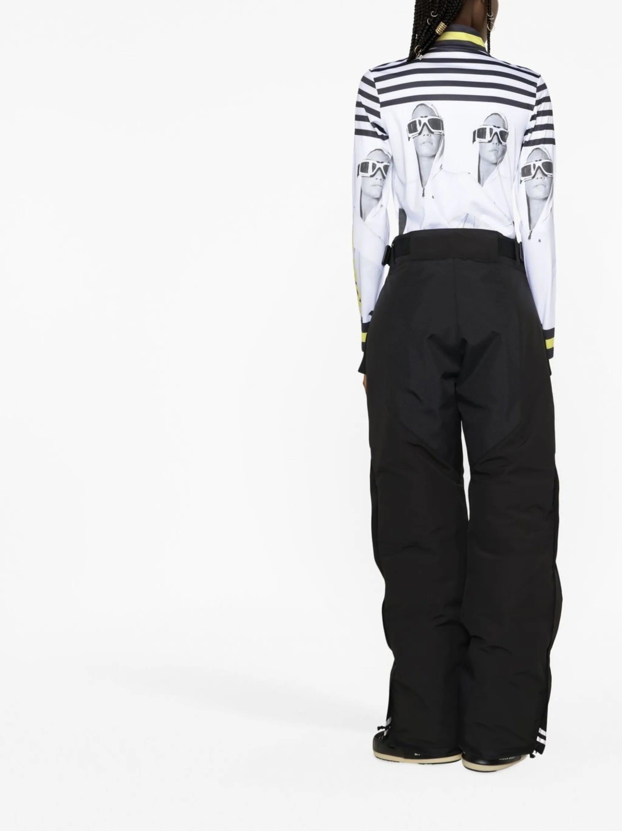 graphic-print long-sleeved top