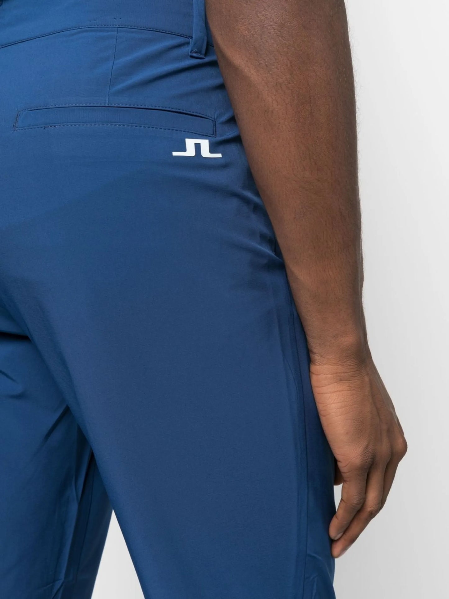 mid-rise tapered trousers