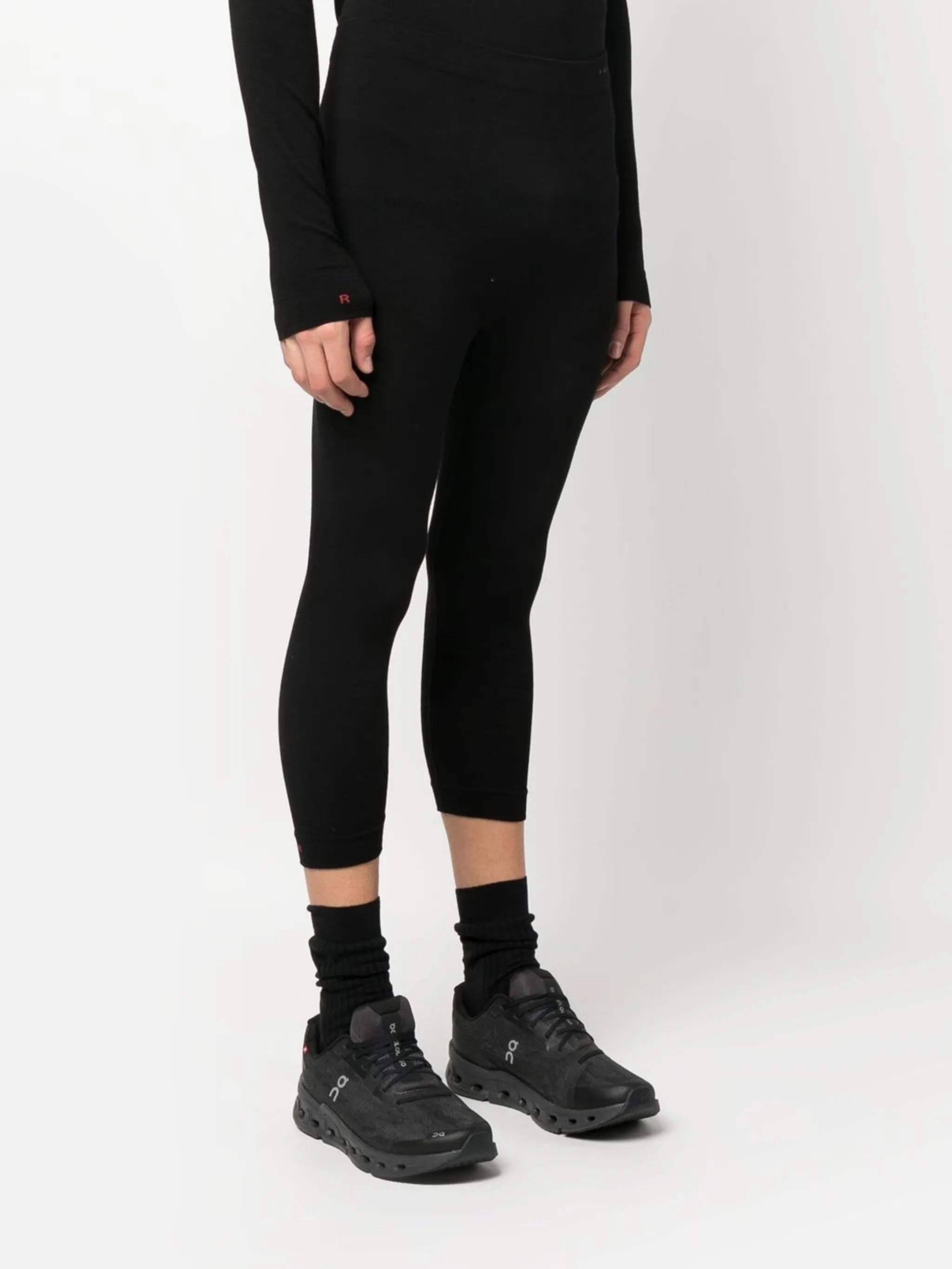 three-quarter length compression tights