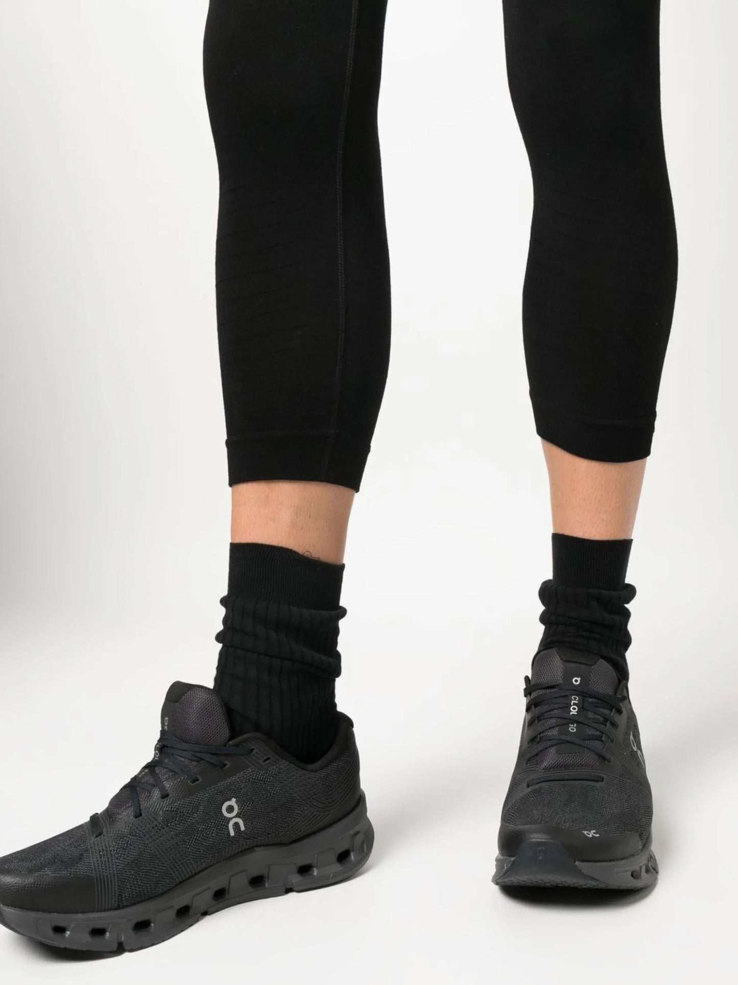 three-quarter length compression tights
