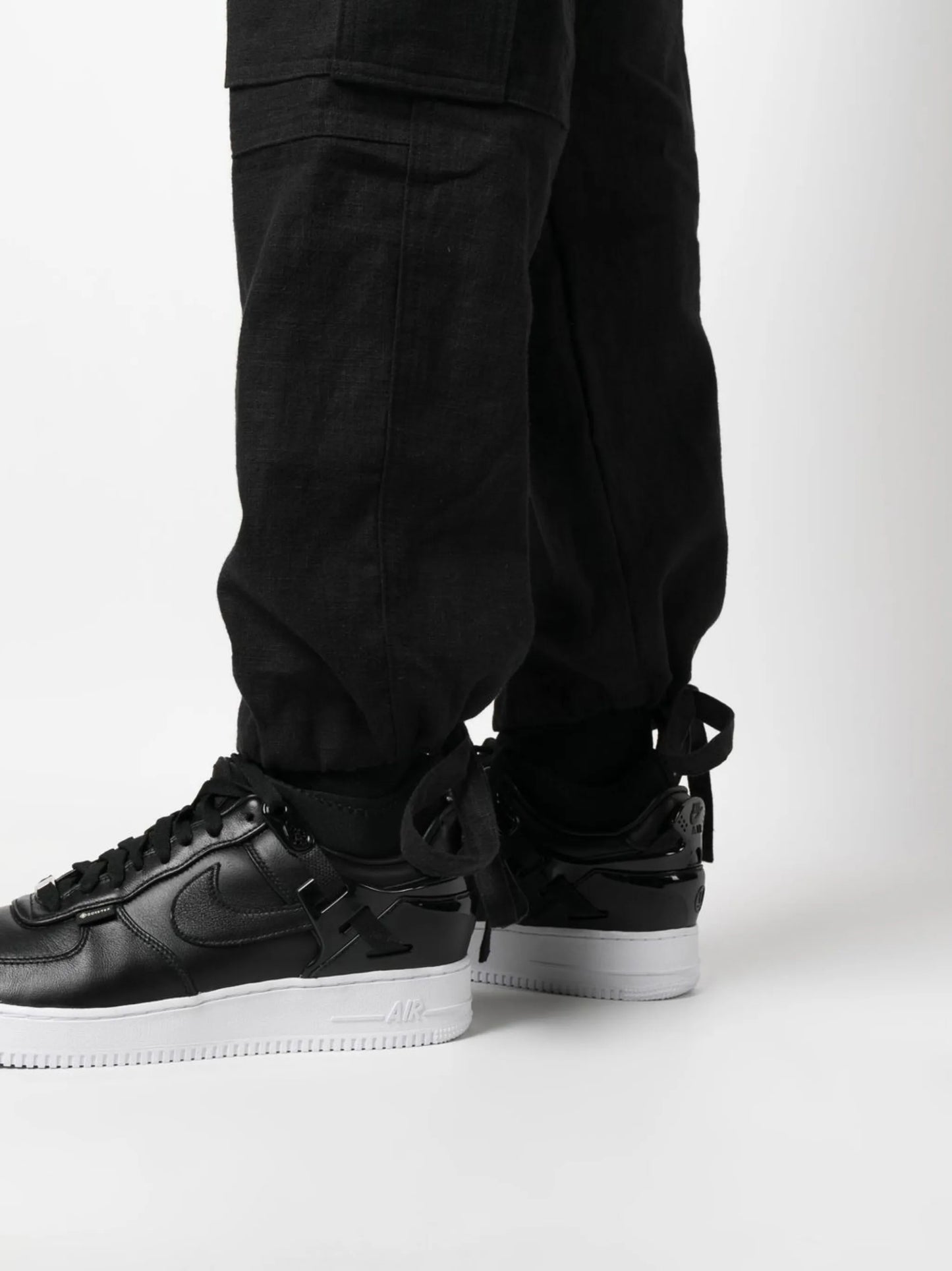 straight-leg cargo trousers