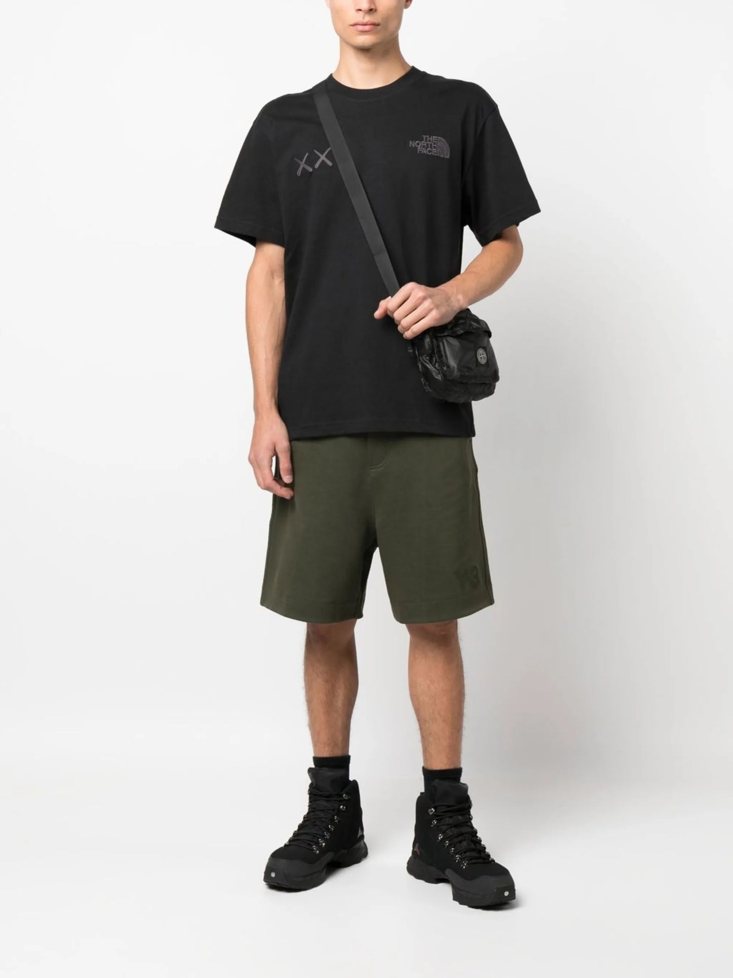 tonal logo-patch drawstring shorts