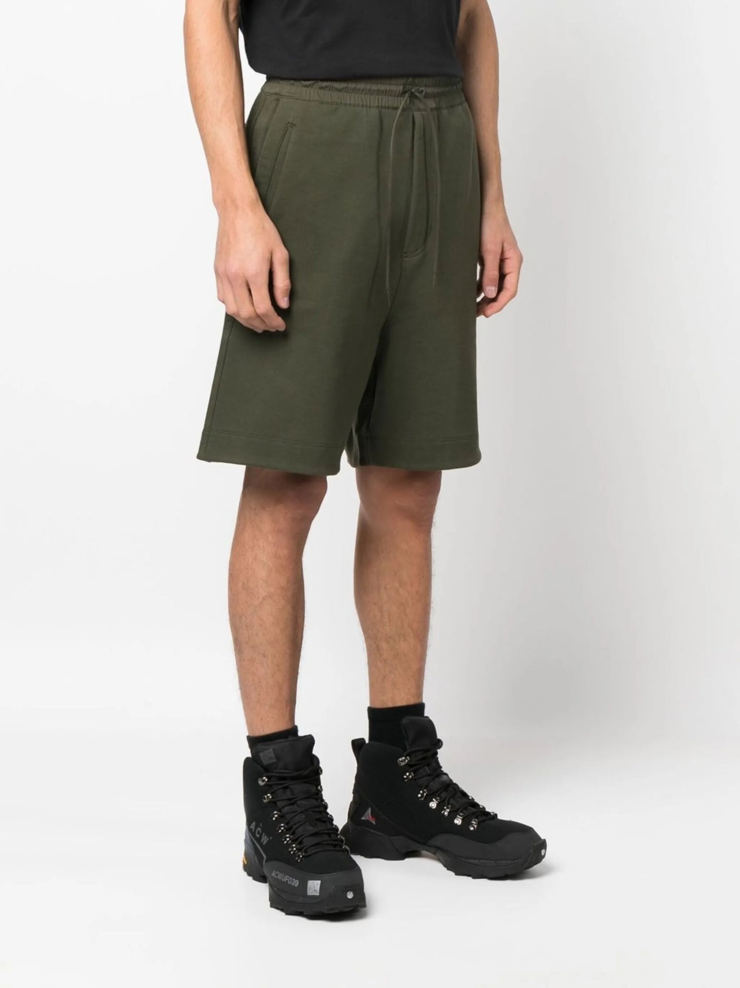 tonal logo-patch drawstring shorts