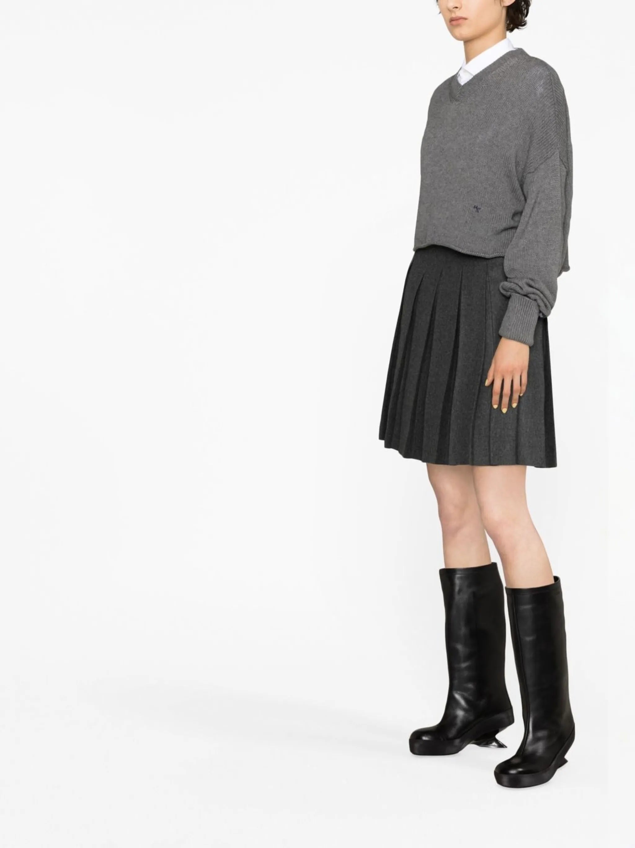 cropped V-neck knitted jumper