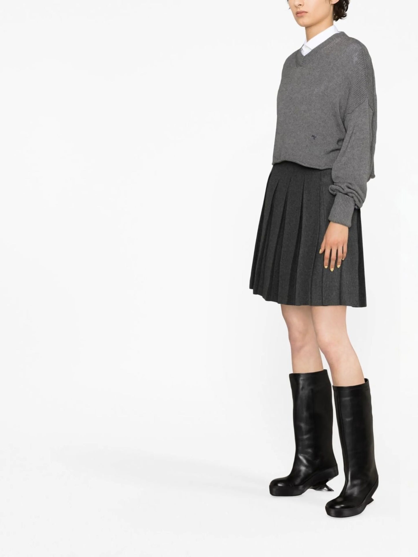 cropped V-neck knitted jumper