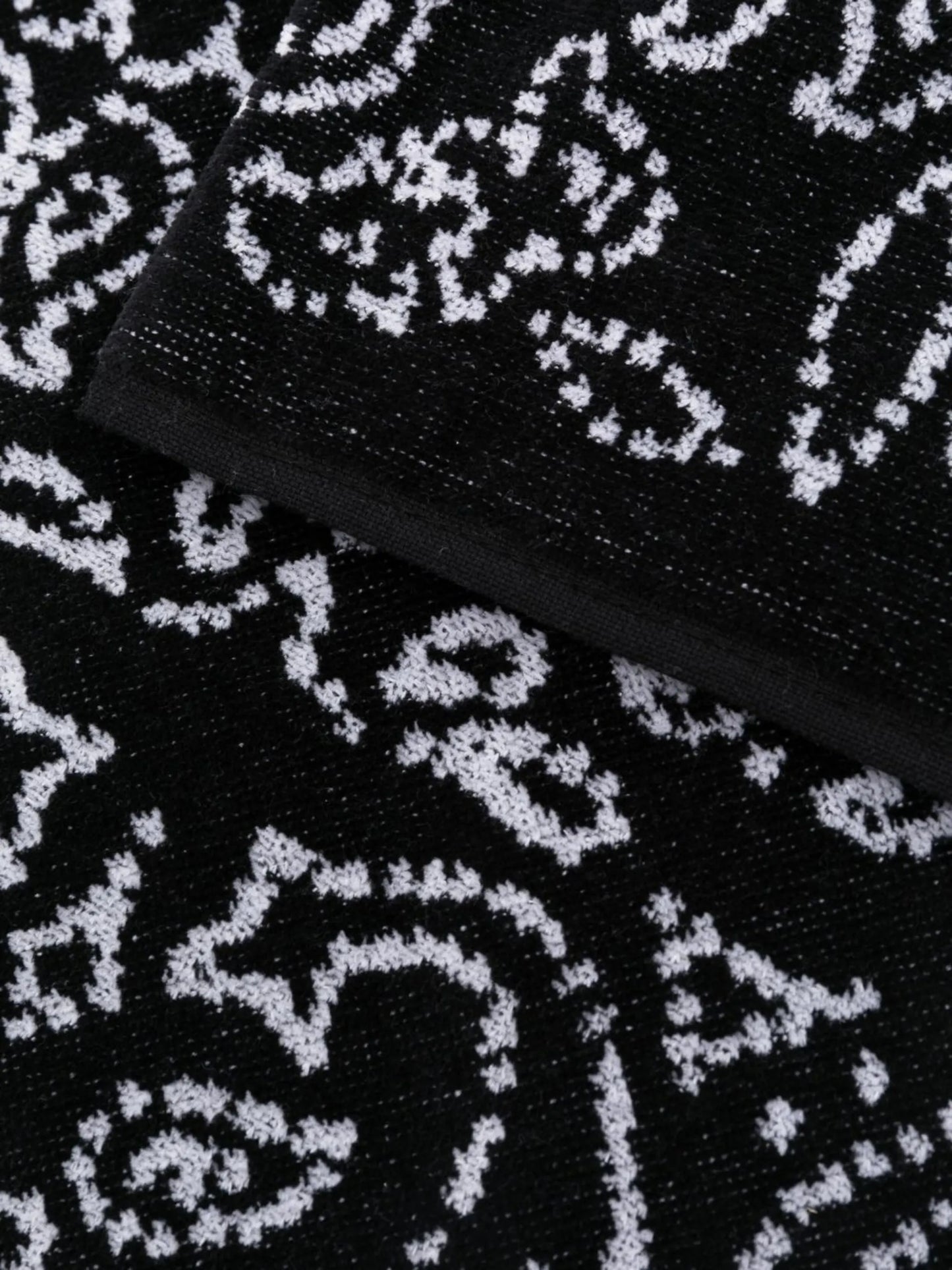 bandana-print beach towel