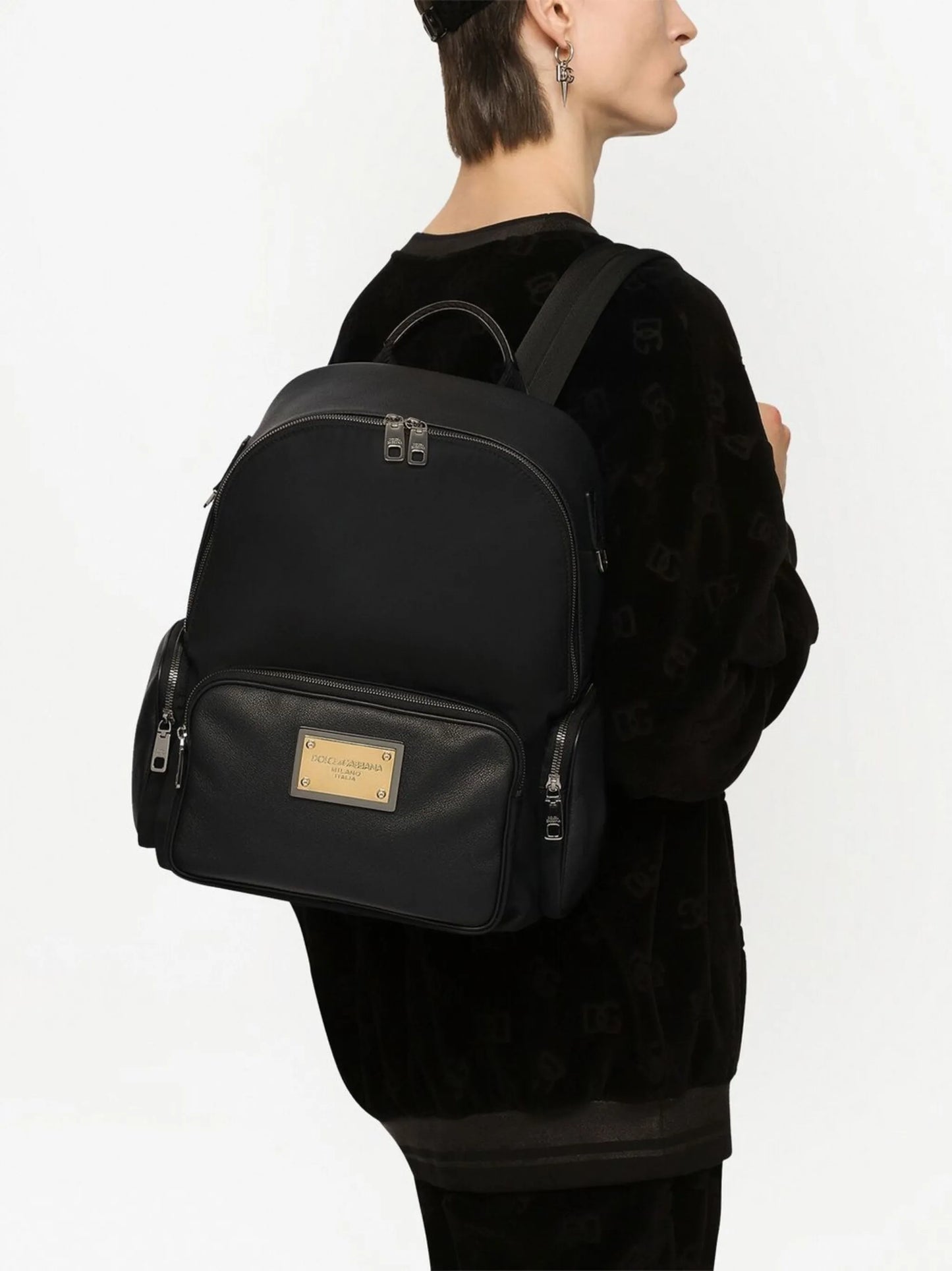 multi-pocket logo-plaque backpack