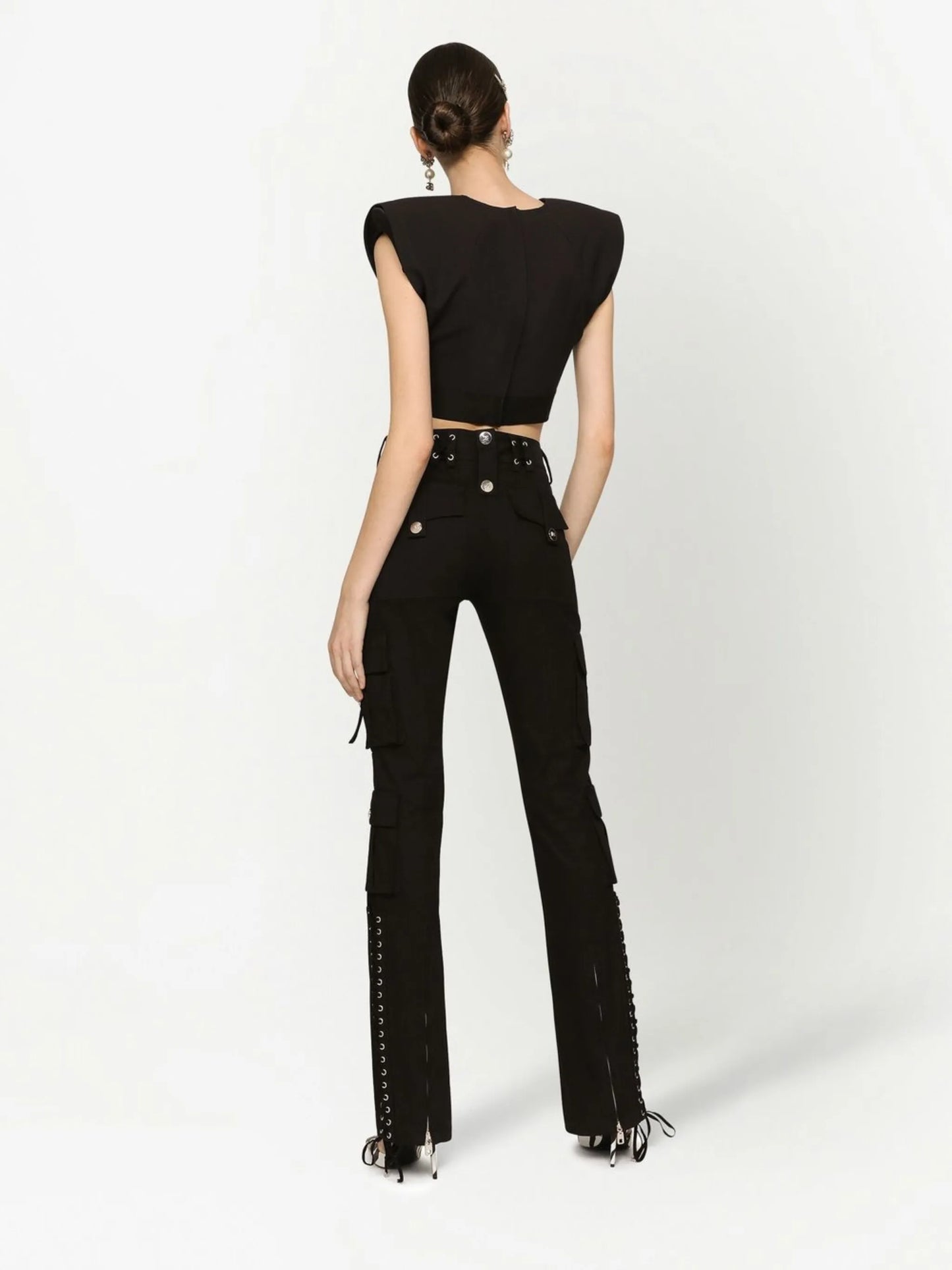 sleeveless cropped top